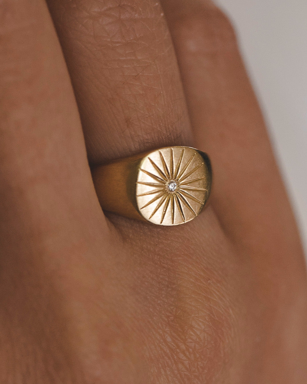 Sunny Gold Ring White Diamond Matte