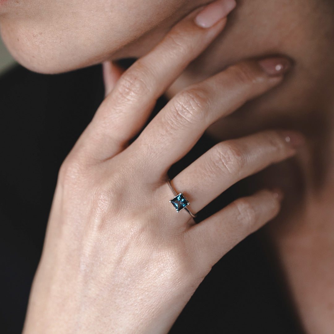 Garbo Ring With Blue Topaz