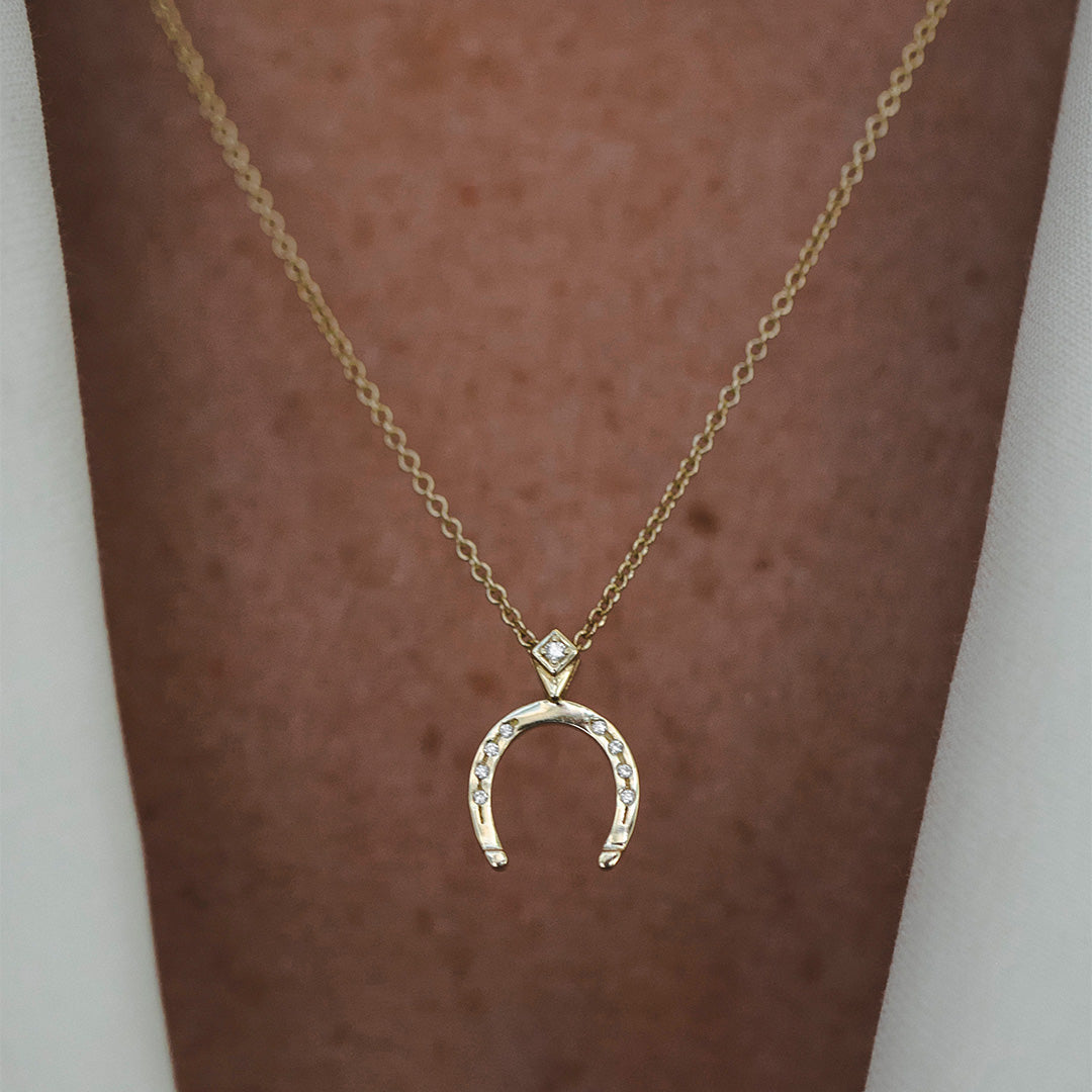 Horseshoe Gold Necklace White Diamond
