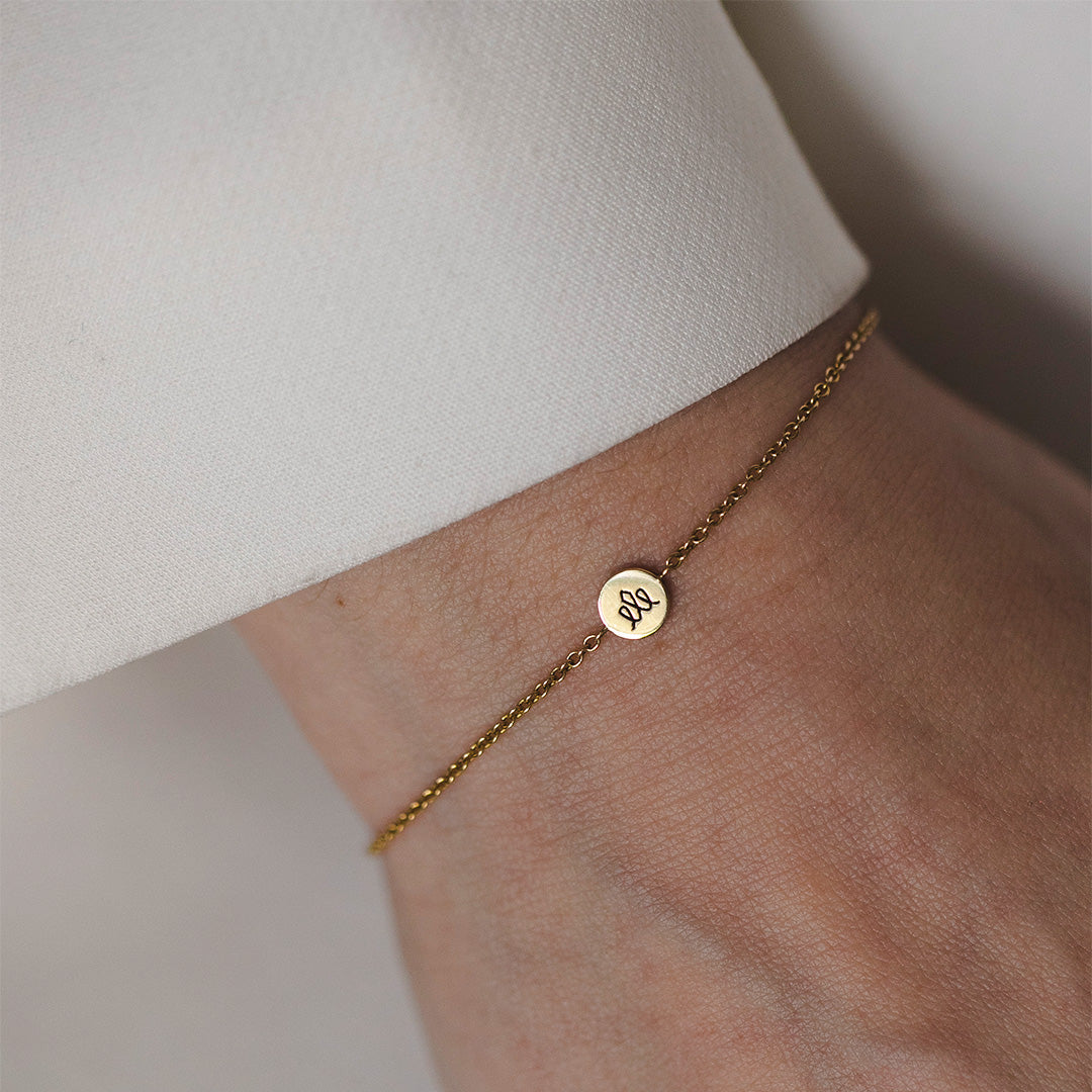 Round Crown element gold chain bracelet