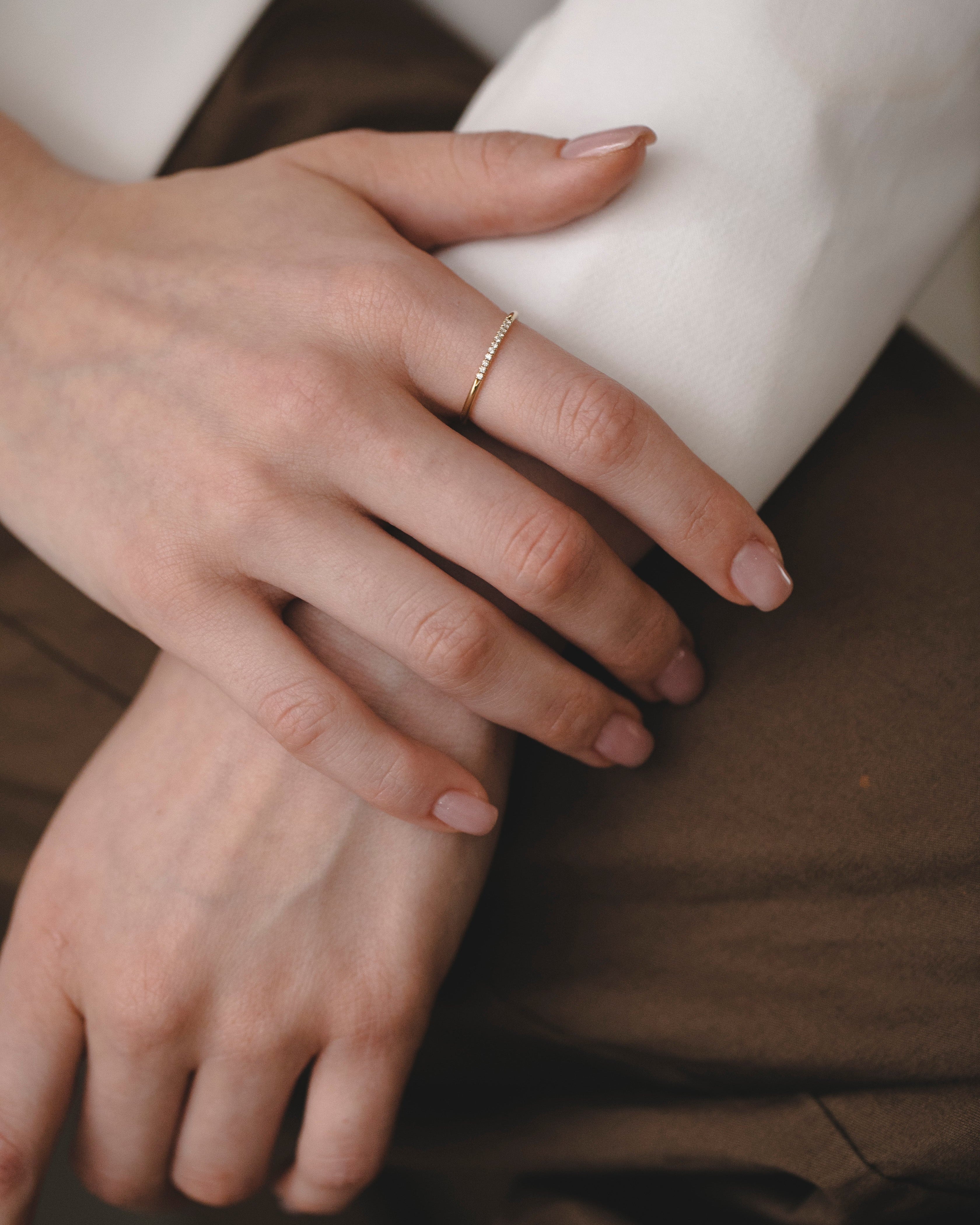 Kelly Ring Yellow With 11 White Diamonds