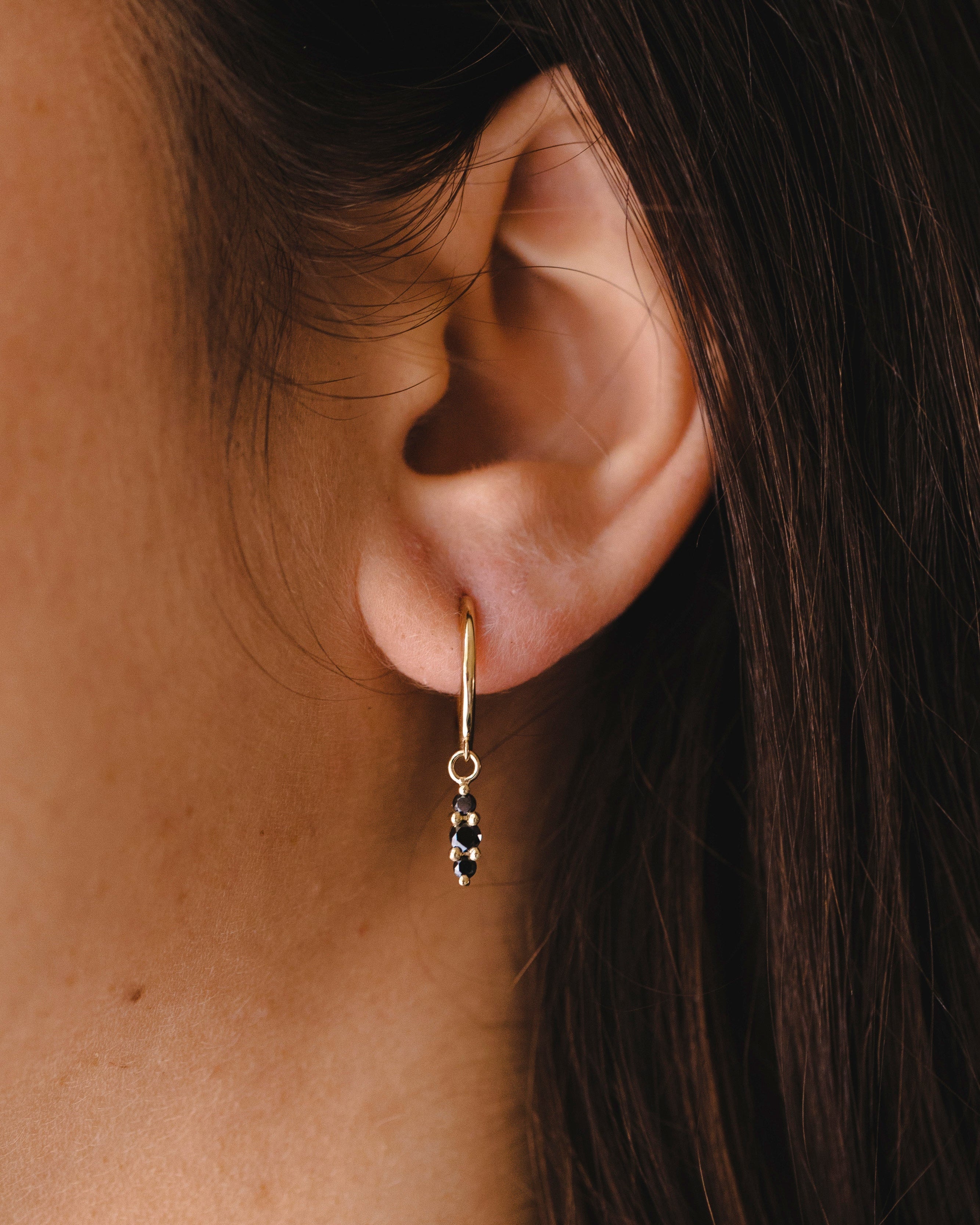 kelly hoop audrey black diamonds gold earring