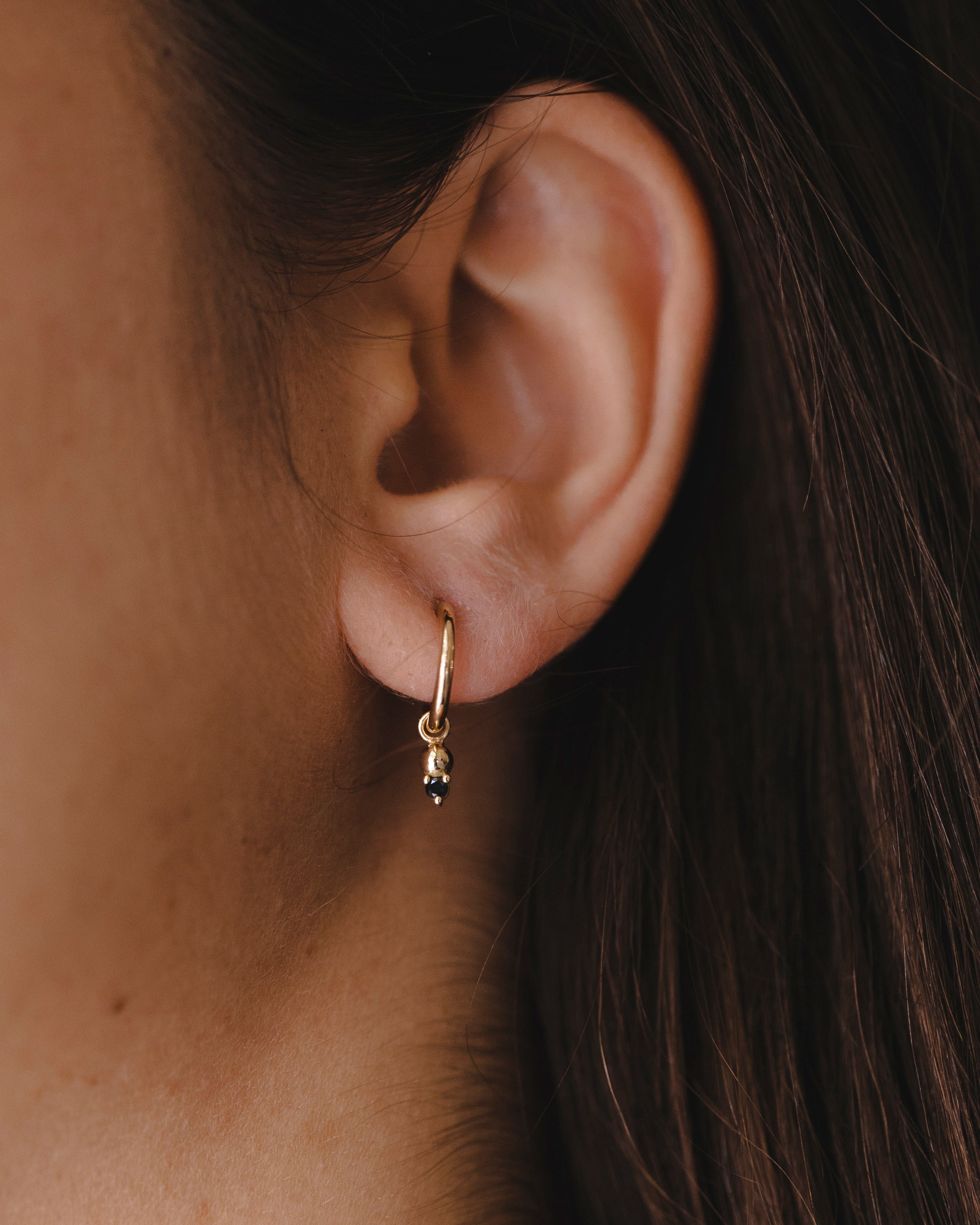 Hoop & Marie gold earring Black diamond