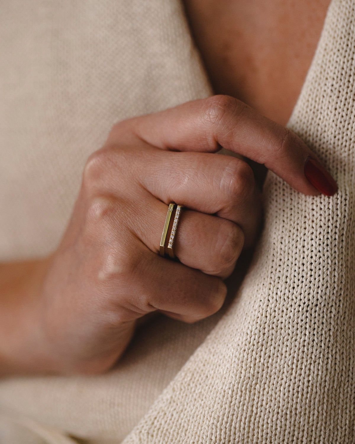 Arin Gold Ring white diamonds
