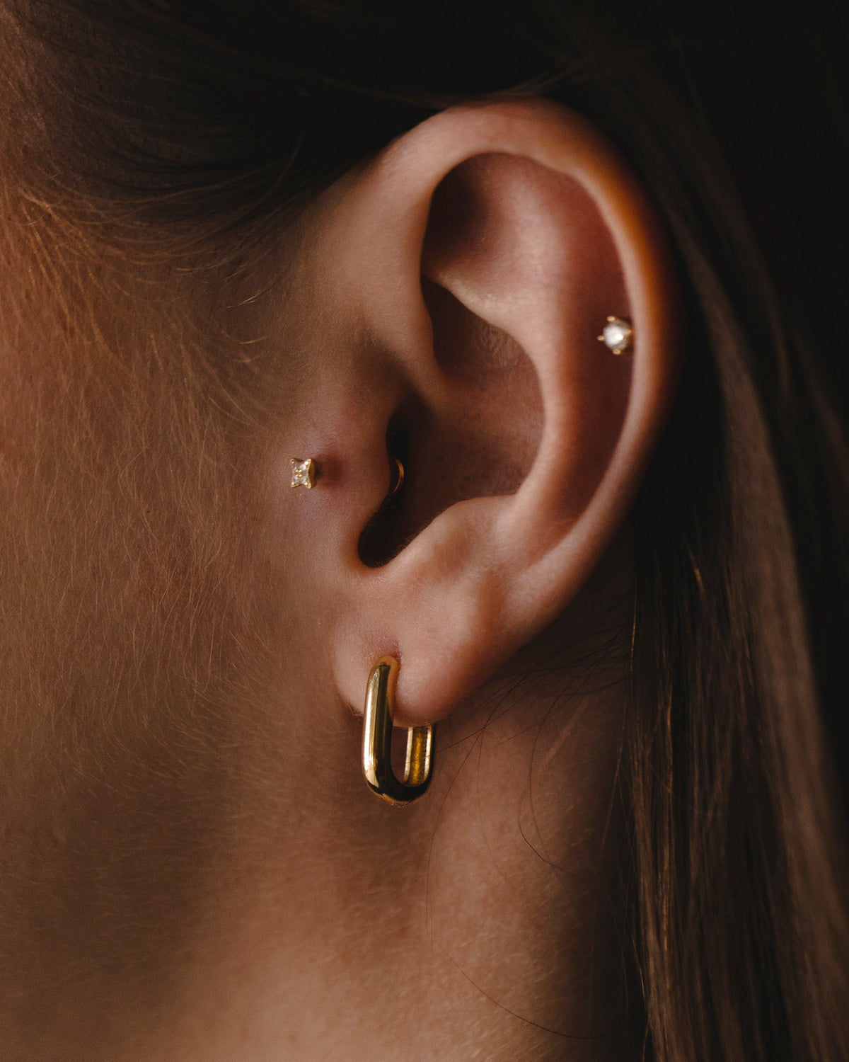 Mini Ava gold hoop earring