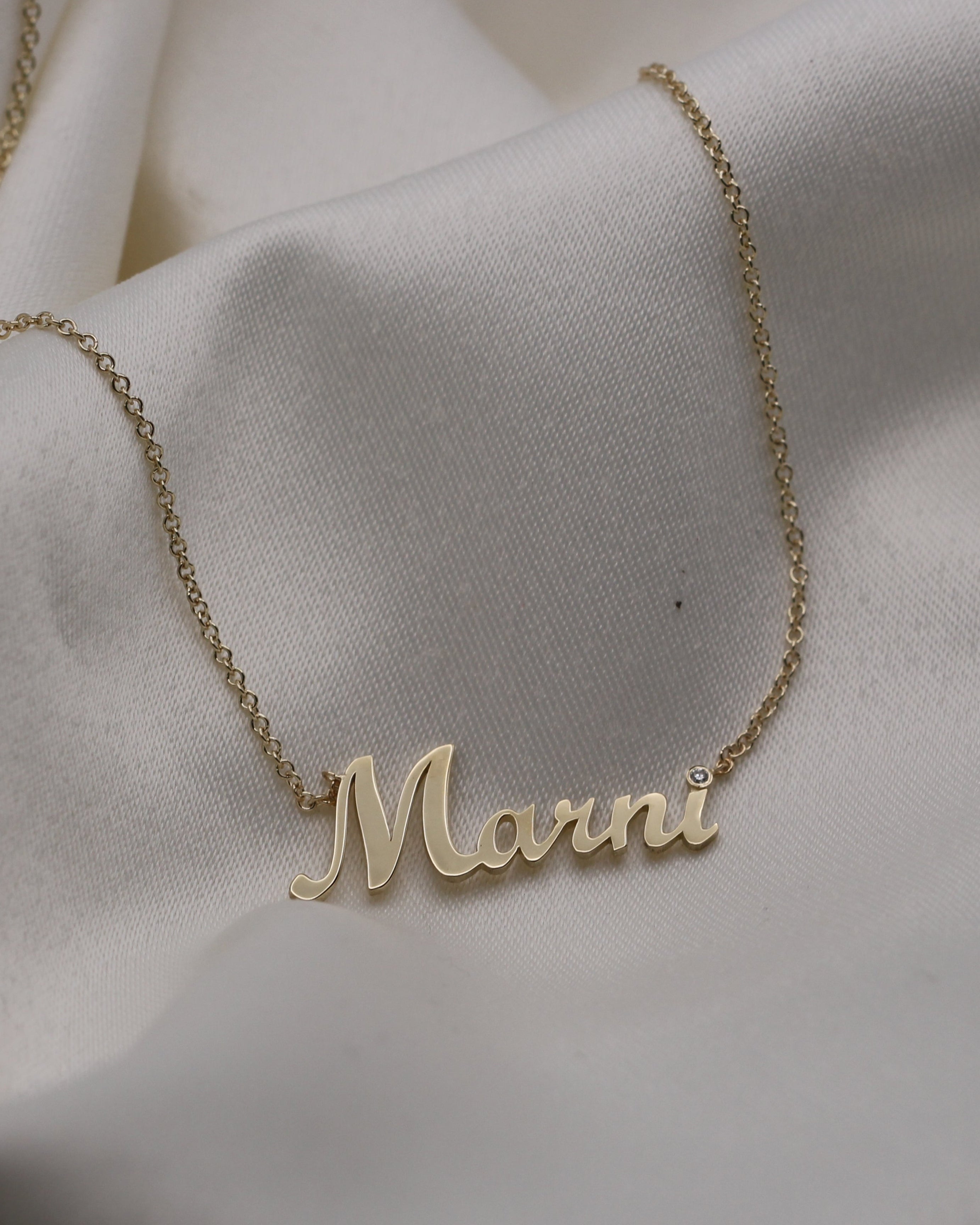 English Name Necklace white diamond