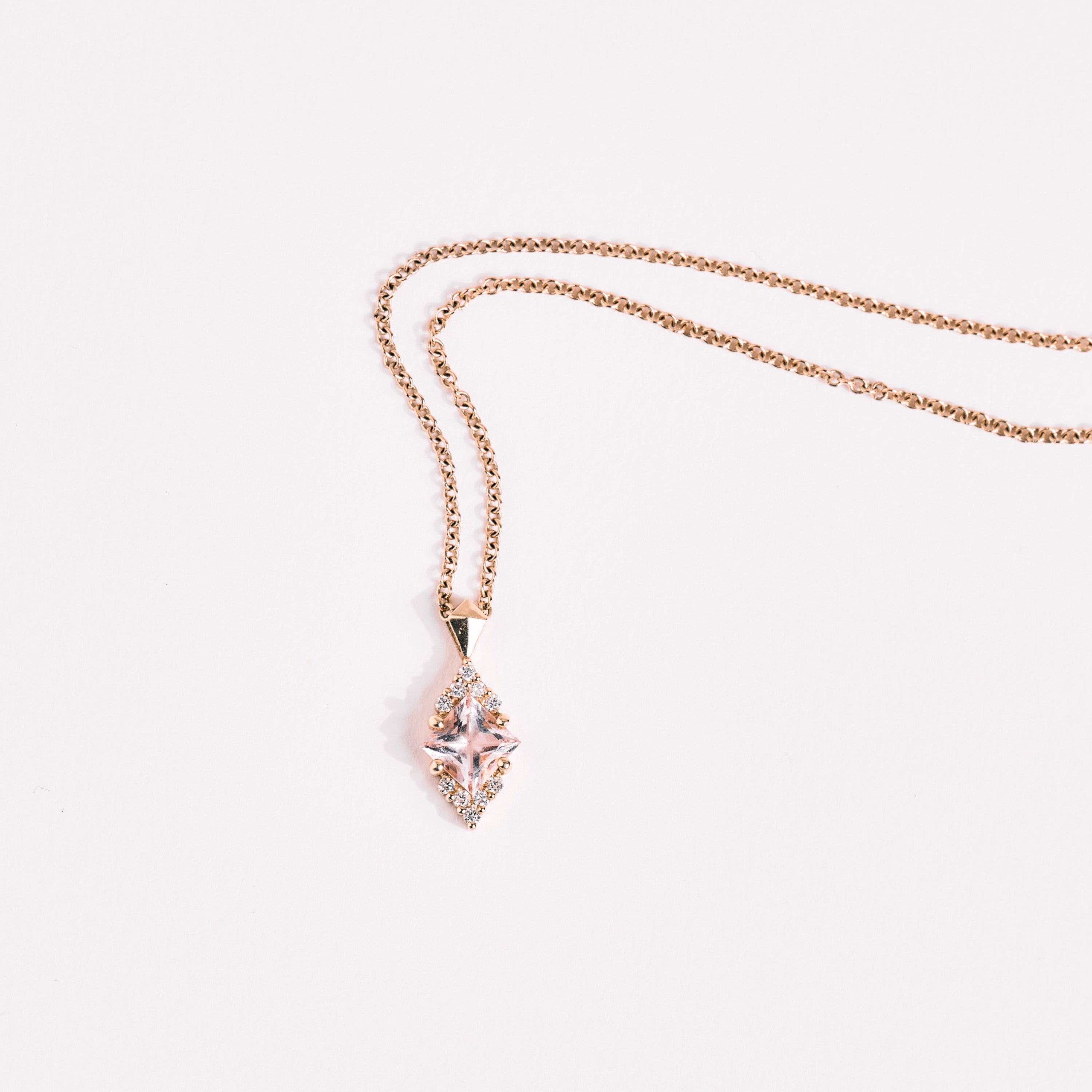 Juliette Necklace With Diamonds and Morganite