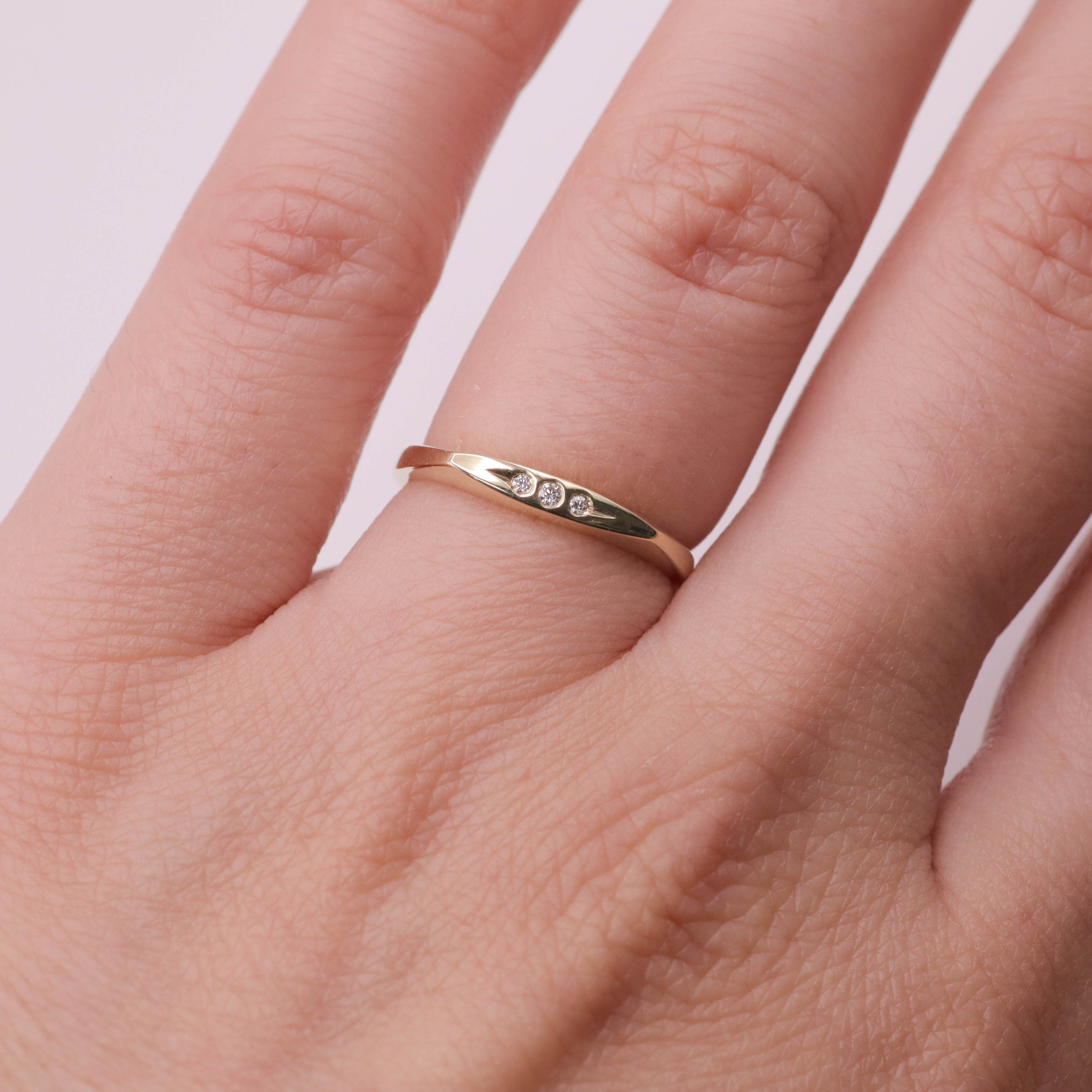 Jackie Gold Ring Three Diamonds