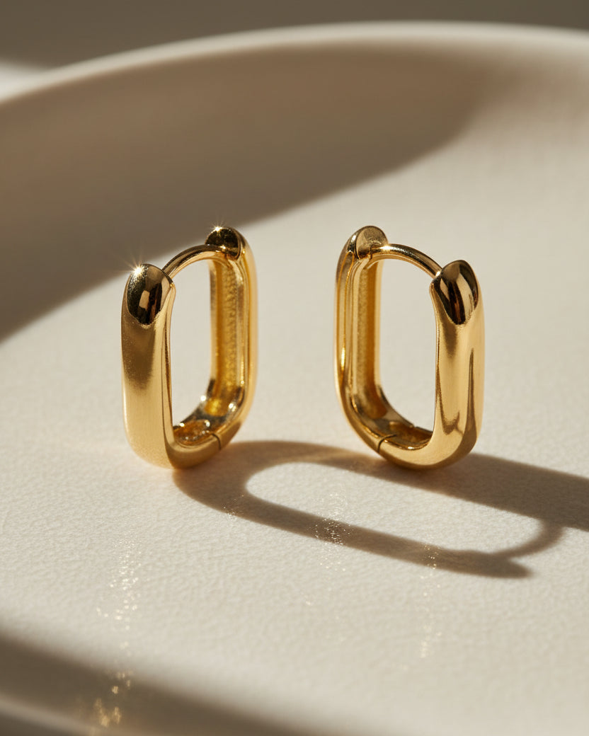 Mini Ava gold hoop earring