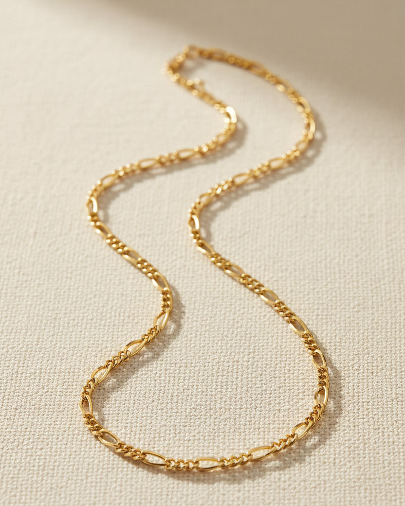 Naomi gold necklace