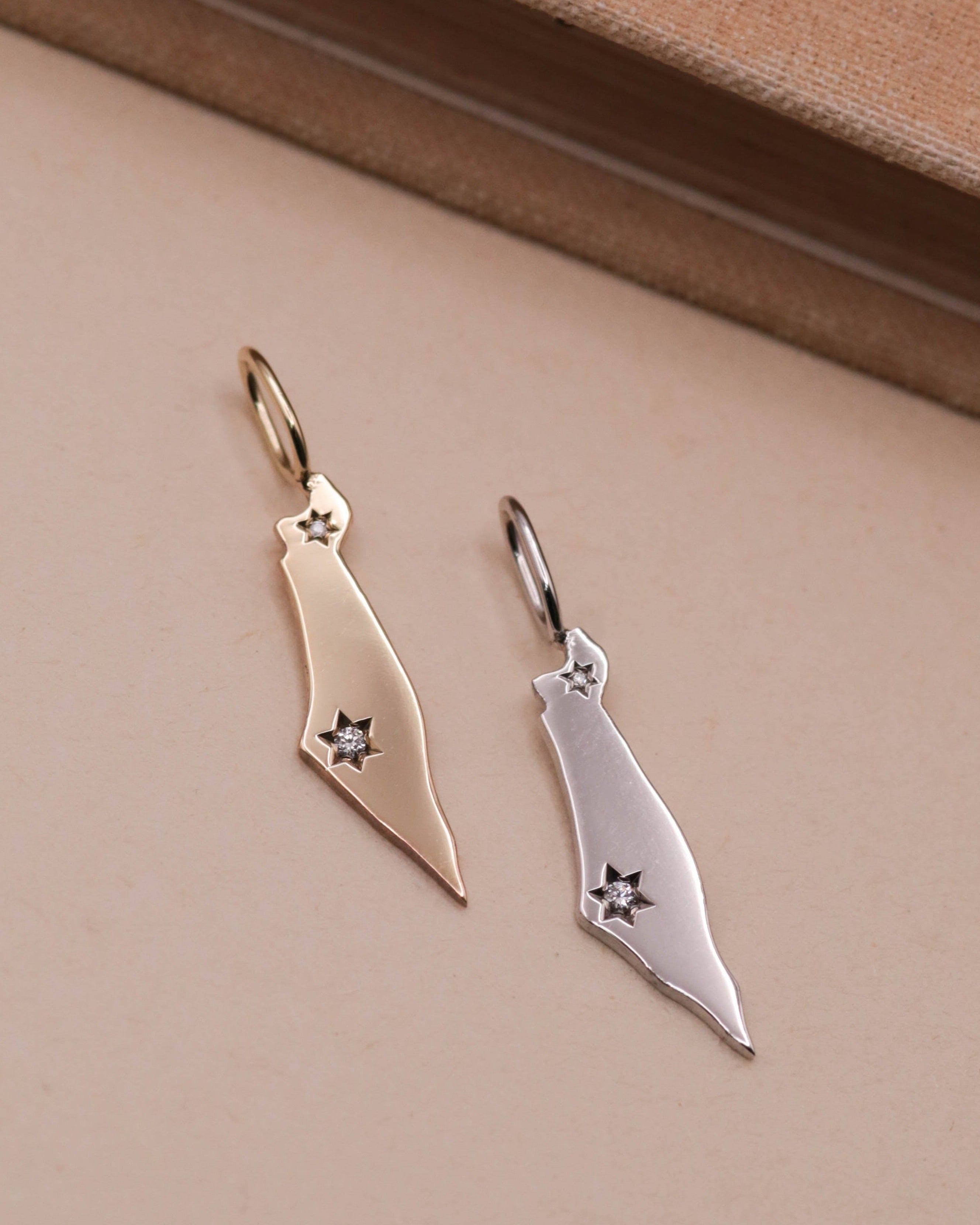 Israel Gold pendant With Diamonds