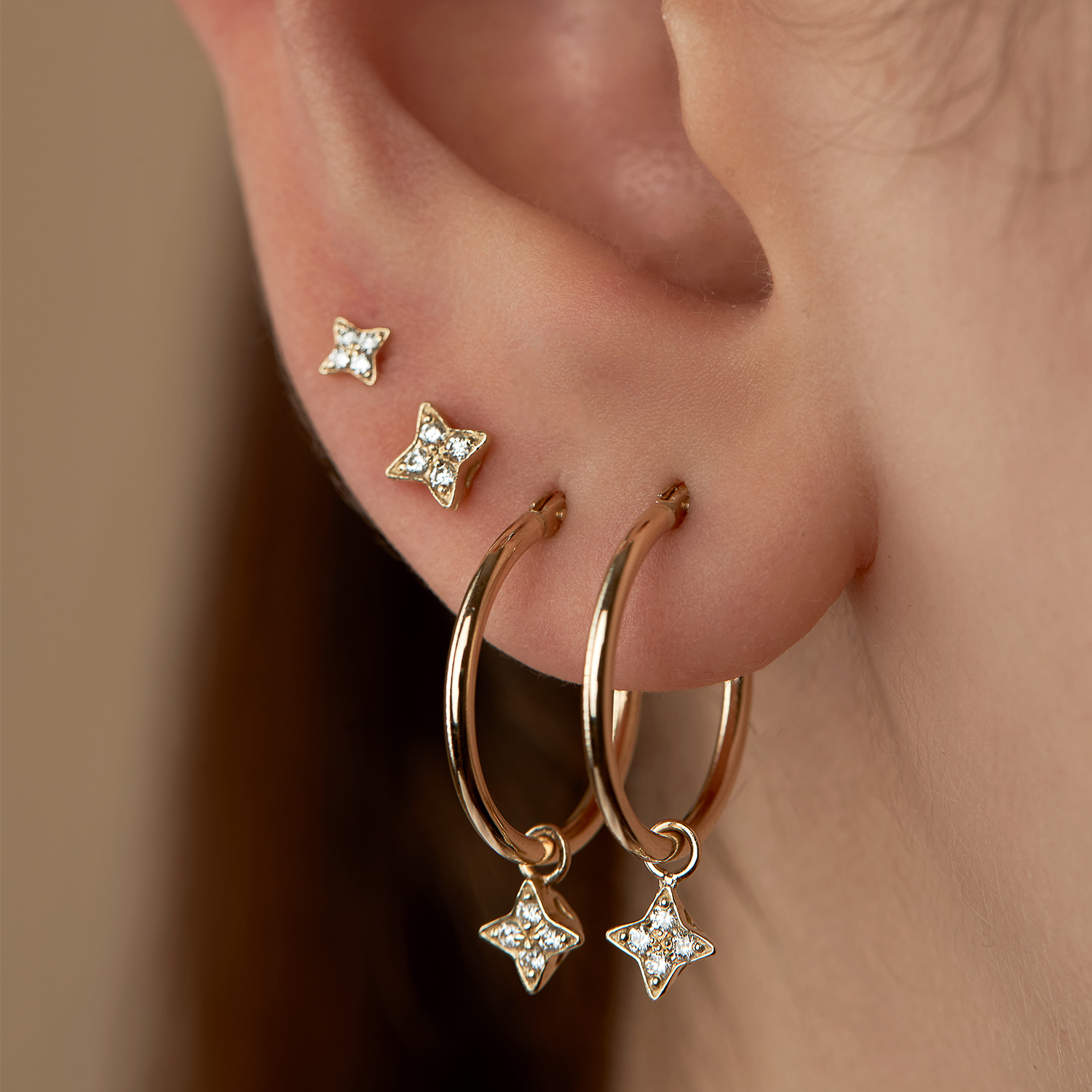 Venus Piercing Gold Earring White Diamonds