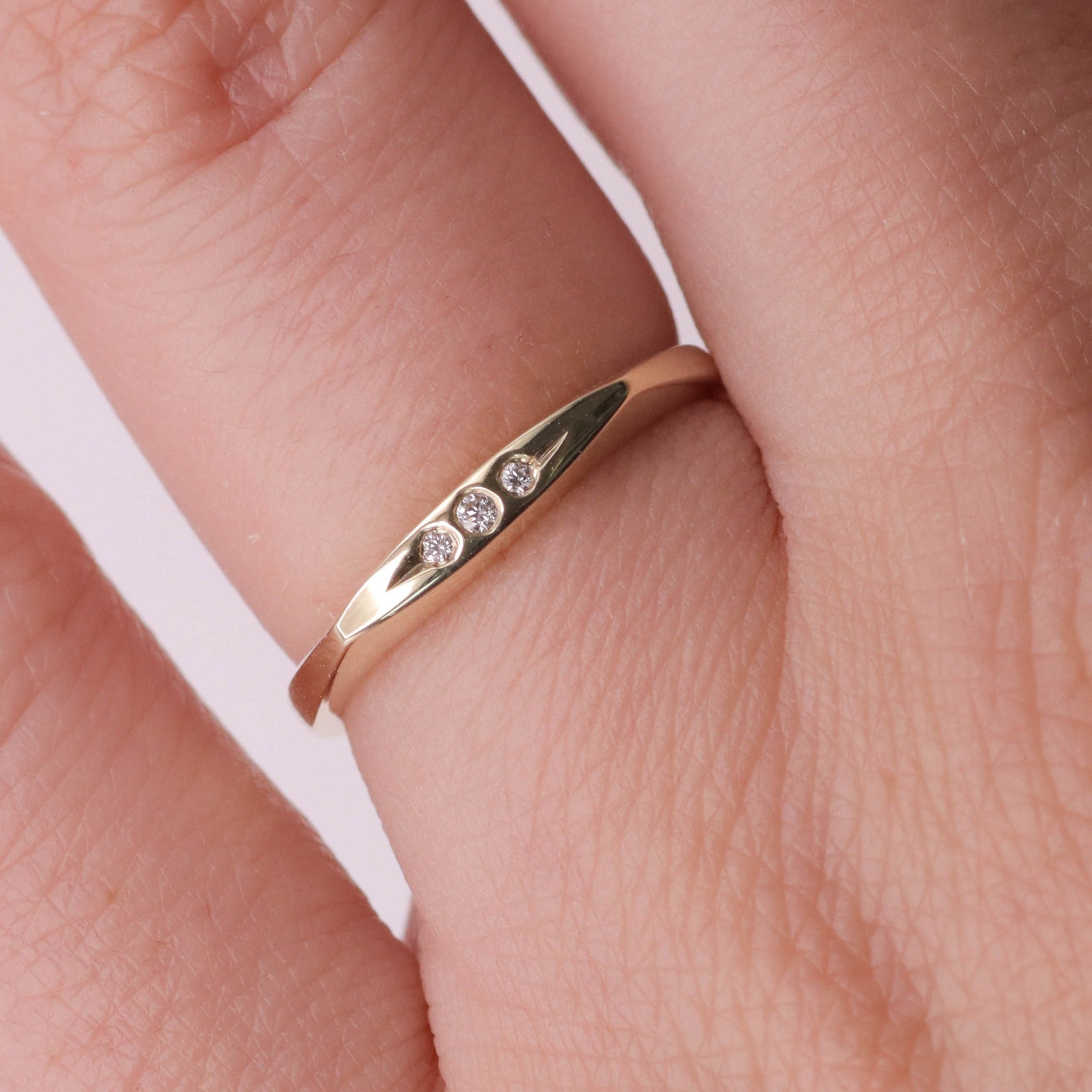 Jackie Gold Ring Three Diamonds