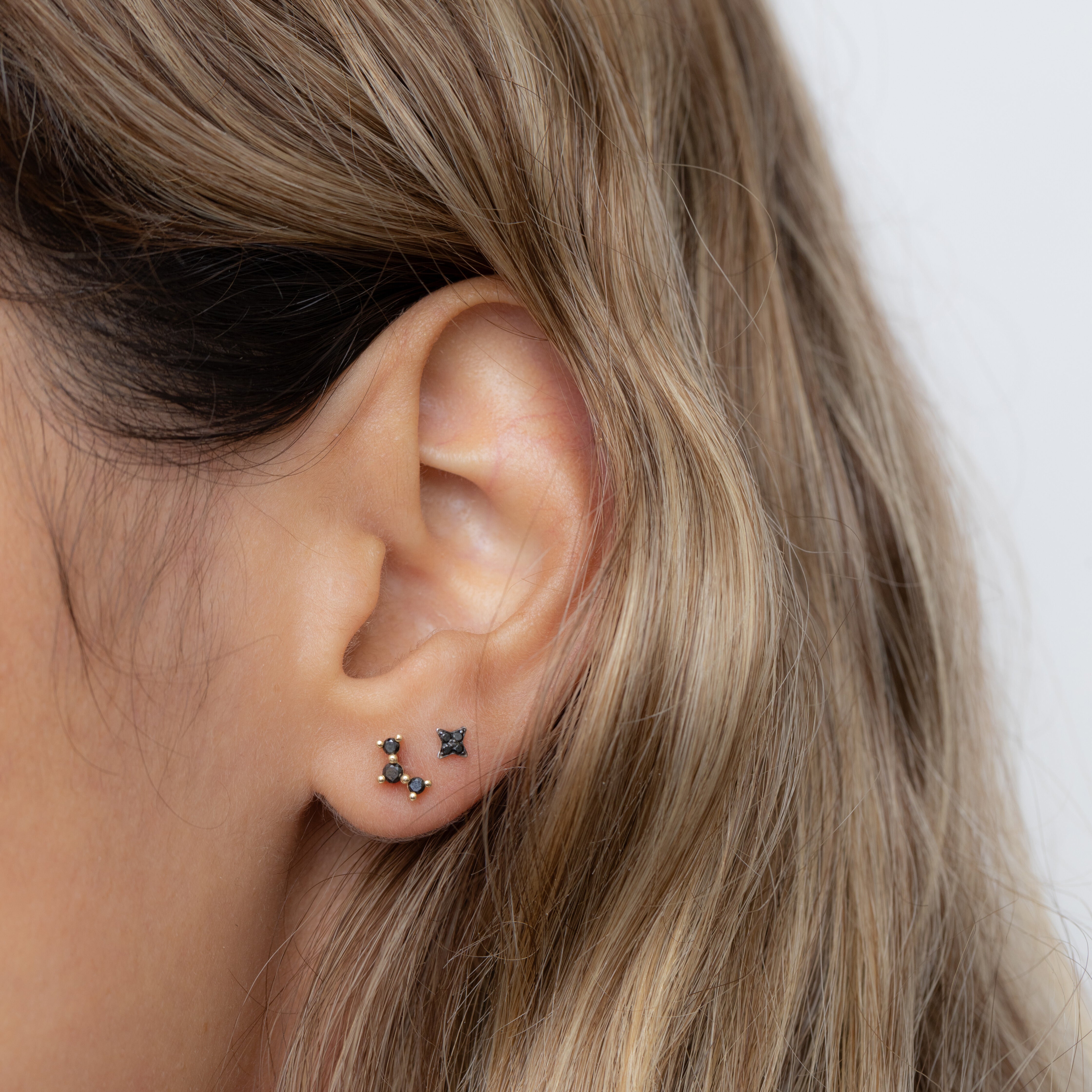 Frida Piercing Earring With Black Diamonds