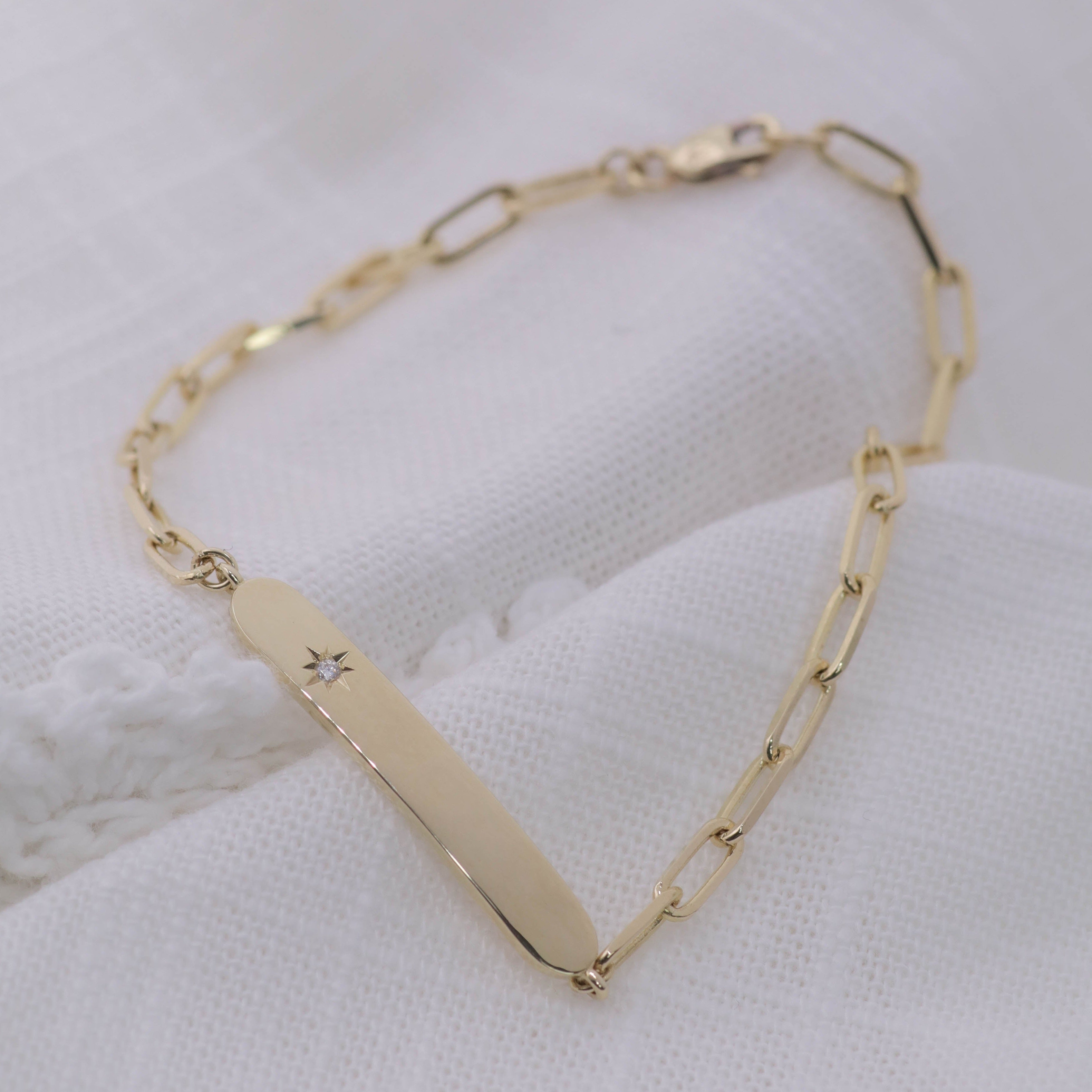 Florence Bracelet With Star setting and  Staple chain