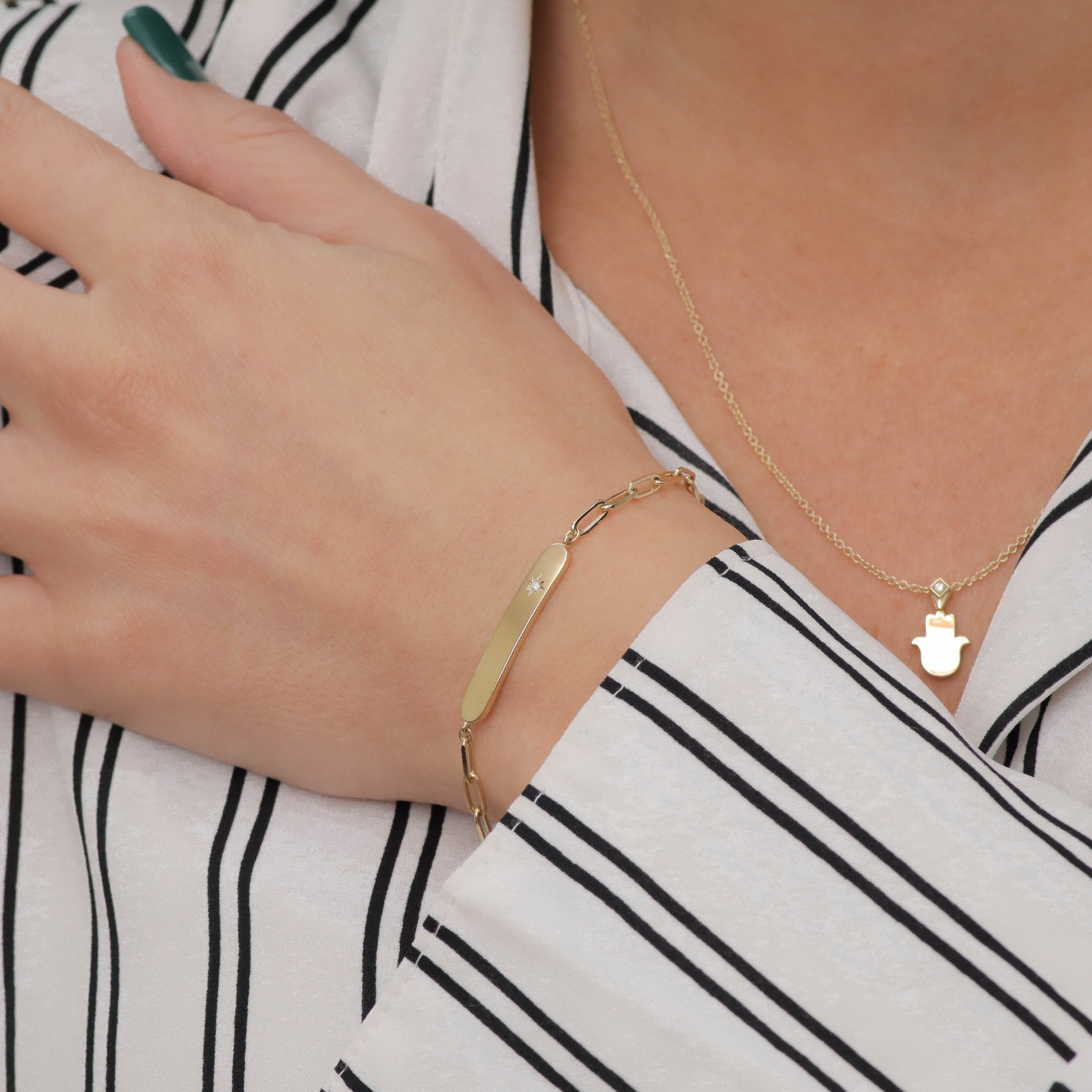 Florence Bracelet With Star setting and Staple chain