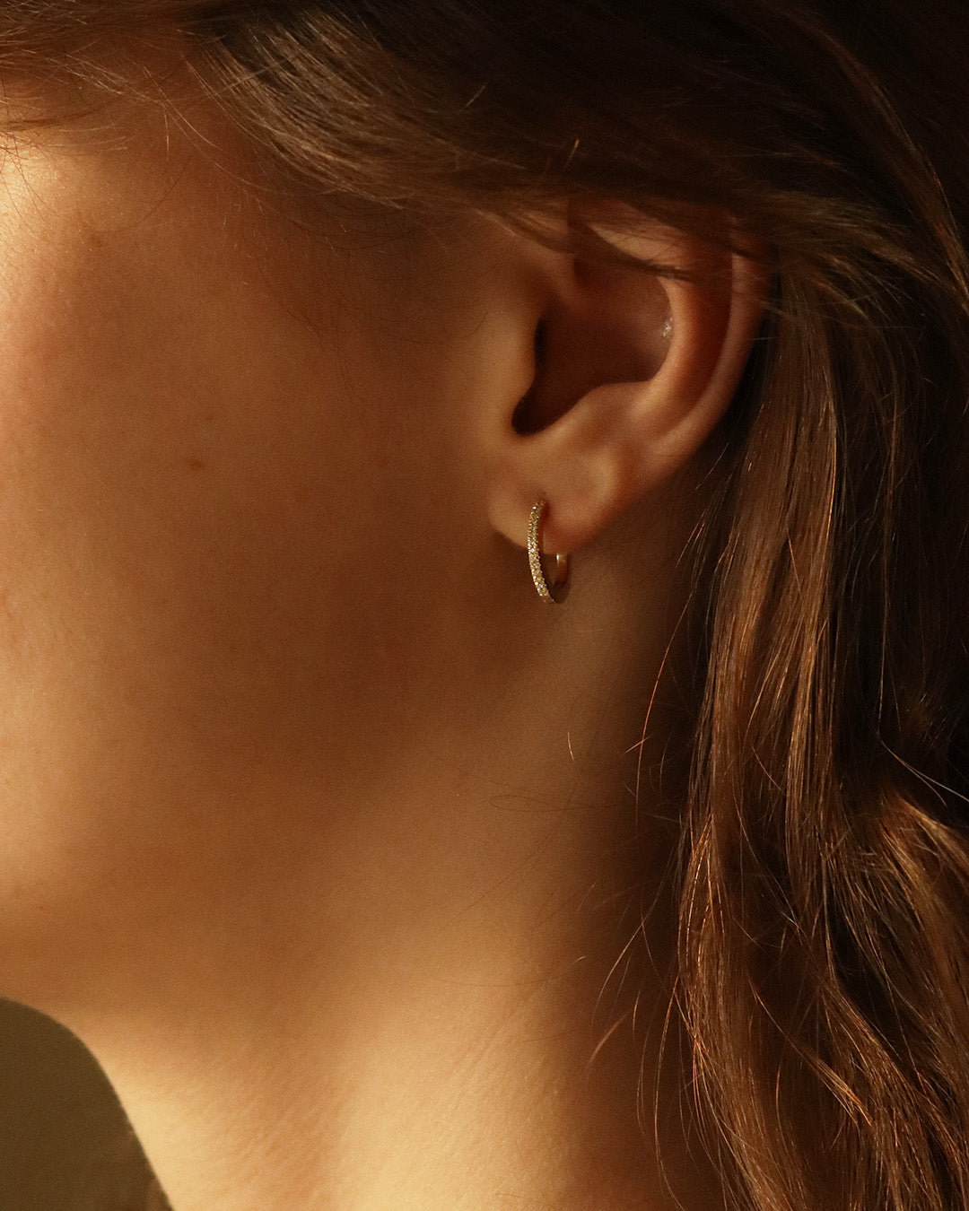 Khloé Large Hoop Gold Earring with White Diamonds