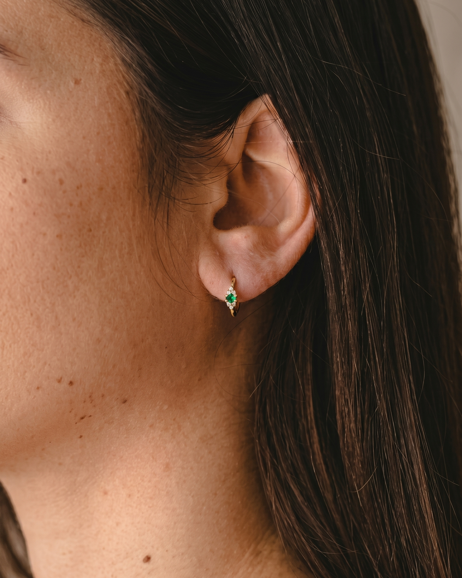 Juliette hoop Emerald and Diamonds