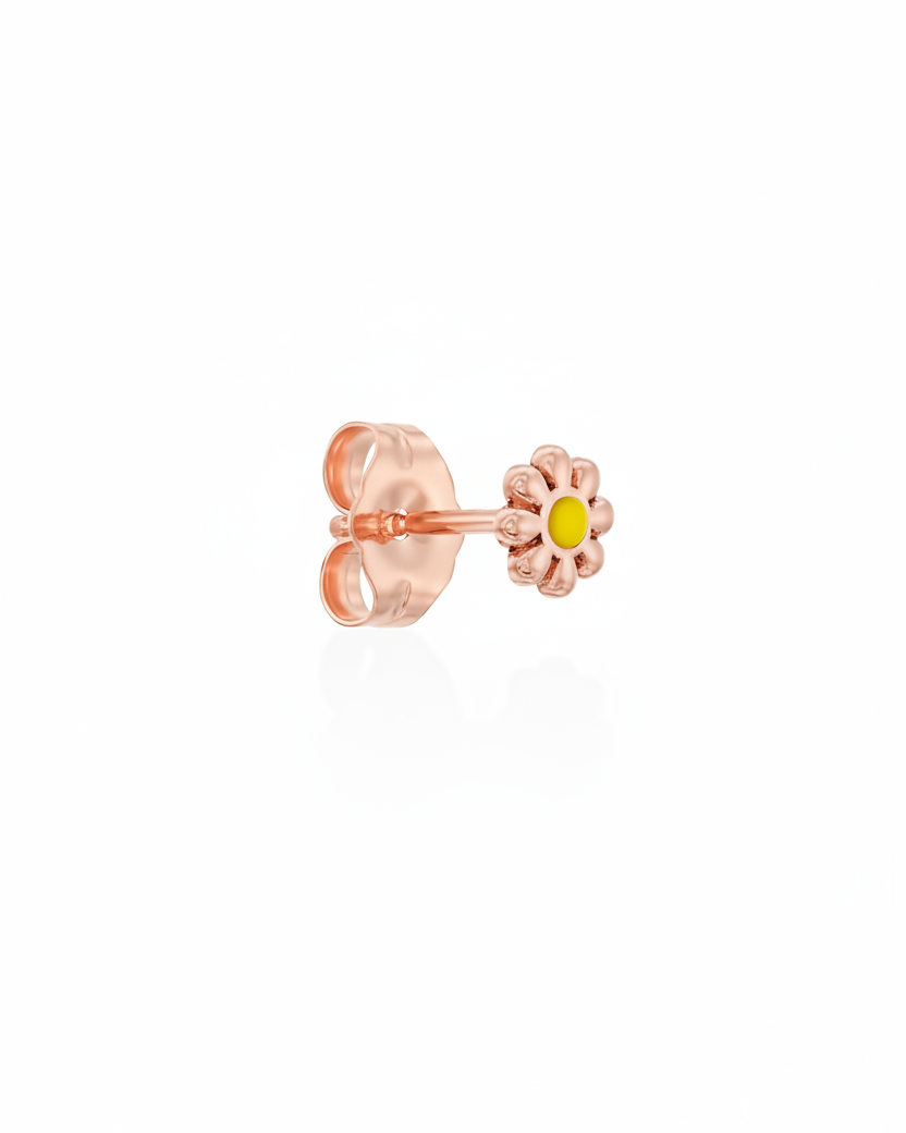 Gold daisy flower earring