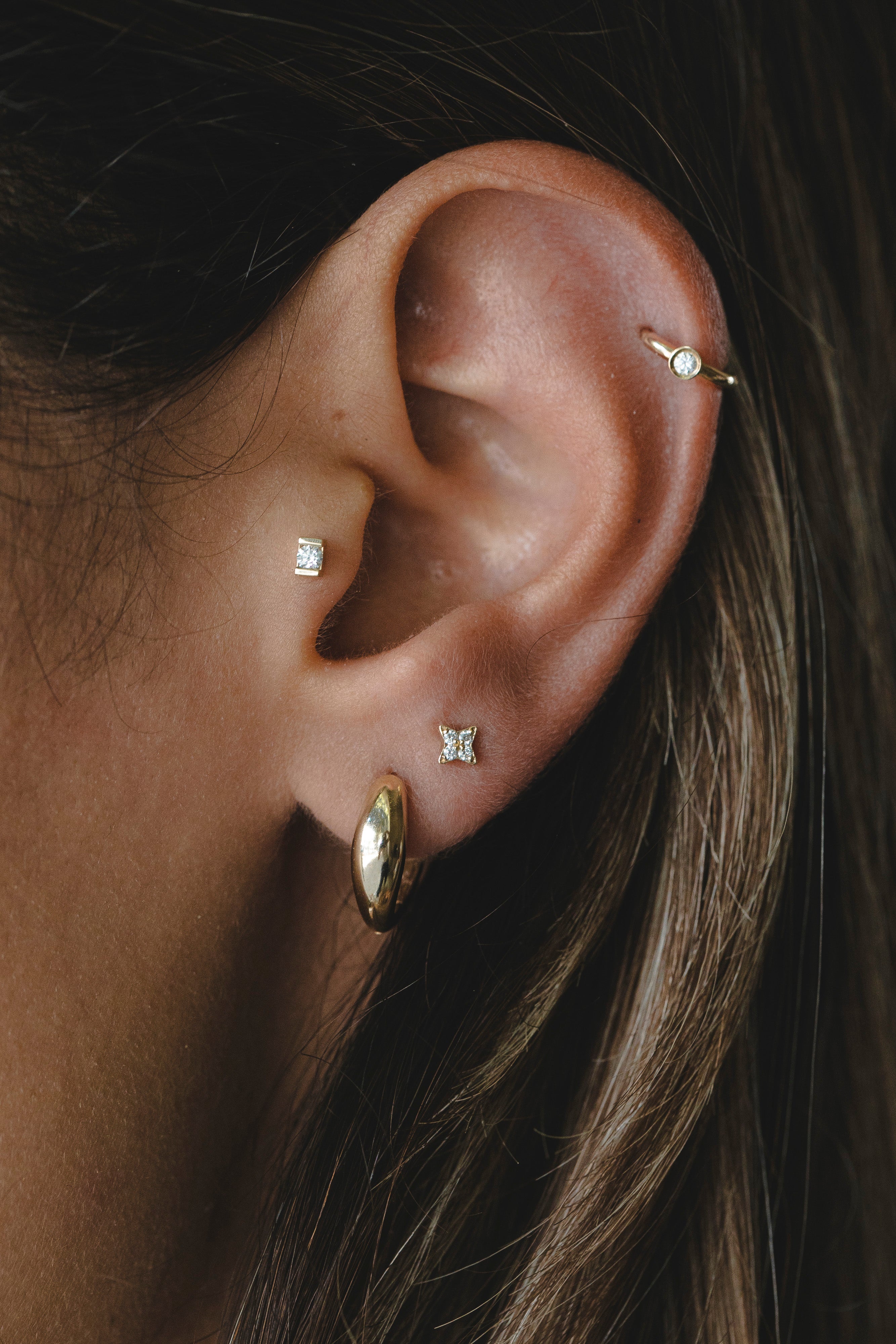 Mini Venus Gold Piercing Earring White Diamonds