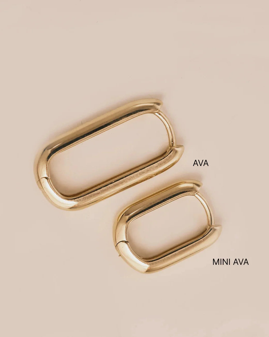 Mini Ava gold hoop earring