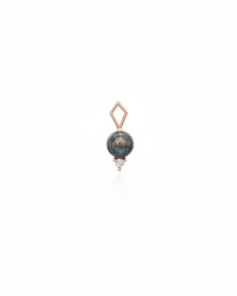 Scarlett charm black pearl and diamond