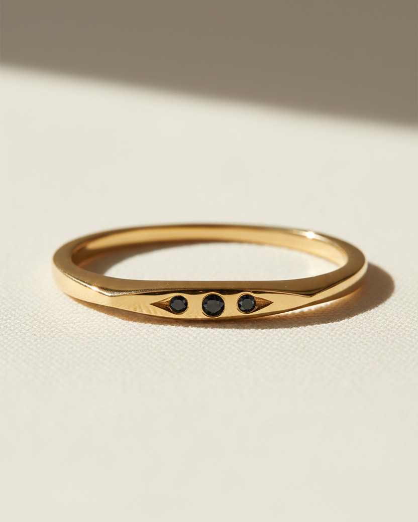 Jackie Gold Ring Three Black Diamonds