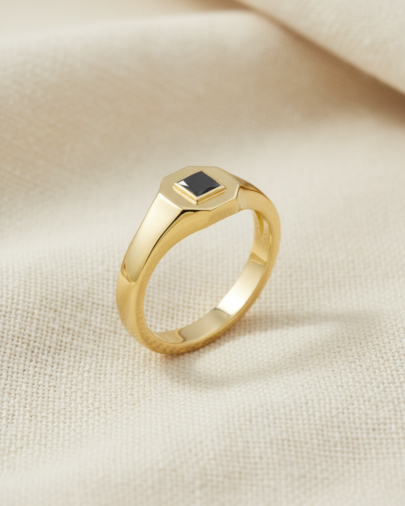 Taylor Gold Ring Black Princess Diamond