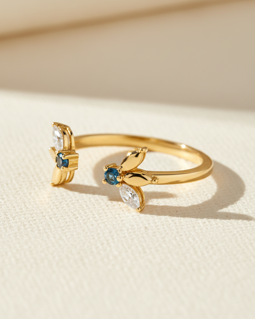 Jeanne Bécu Open Gold Ring With Diamonds & Blue Topaz