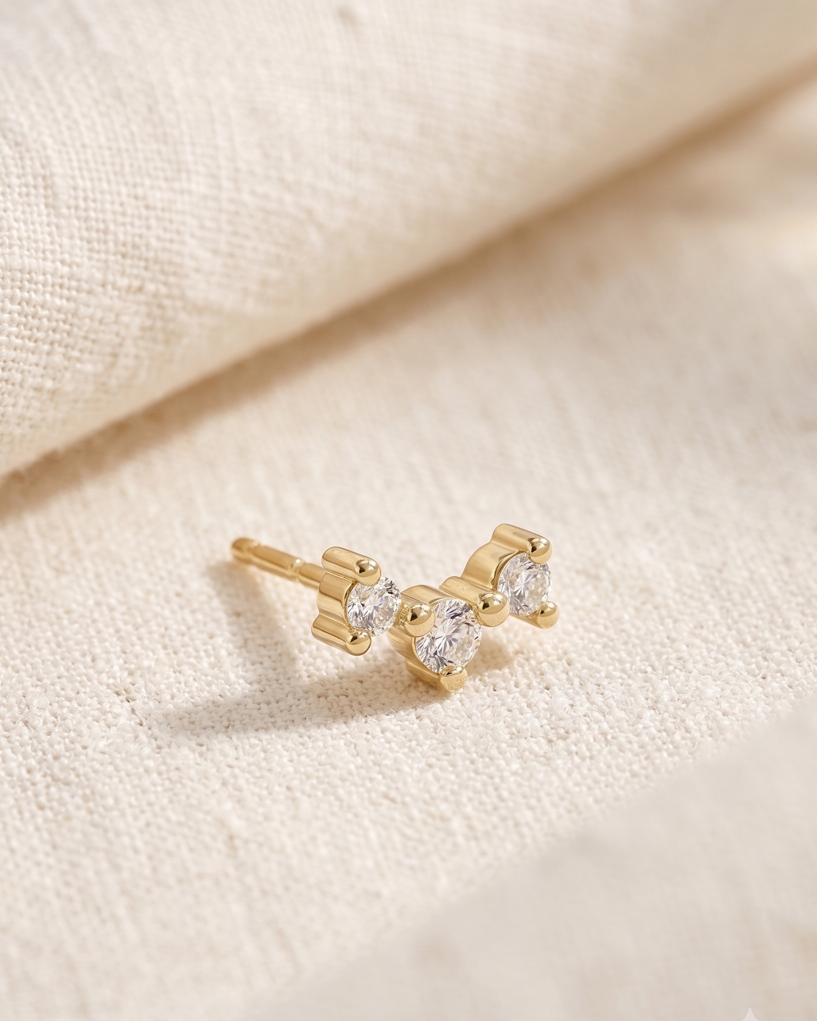 Frida White Diamond Earring