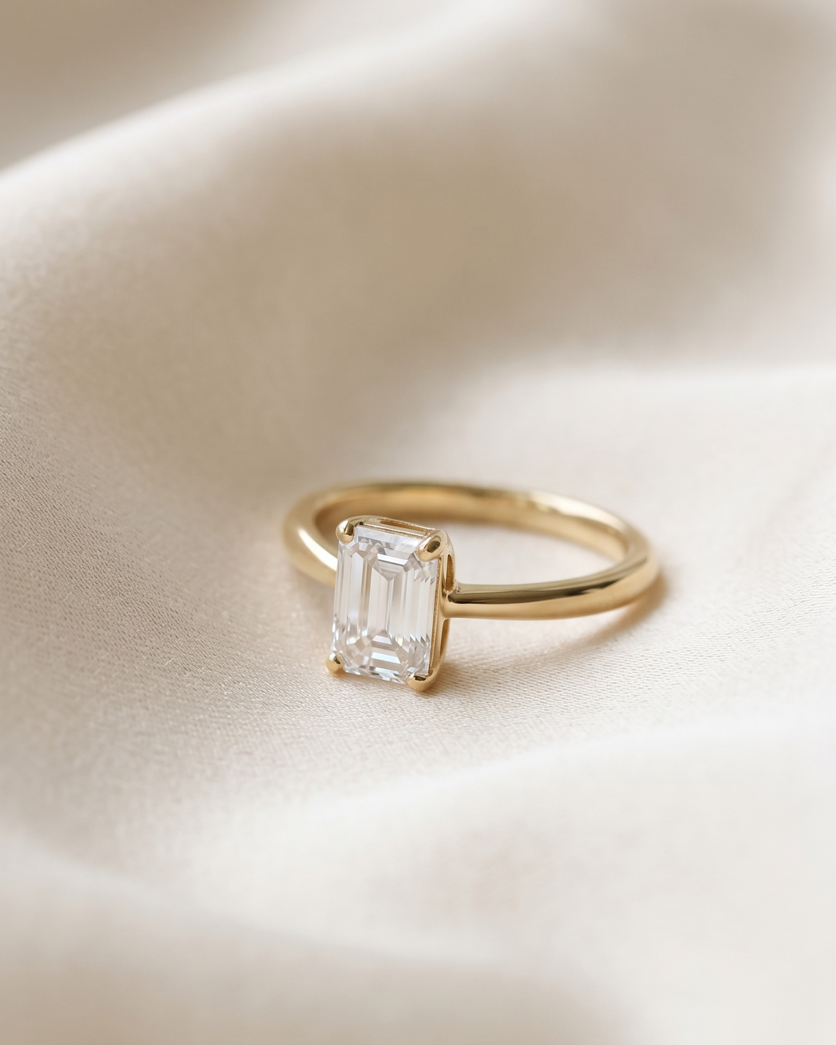 Hepburn Ring Lab diamond