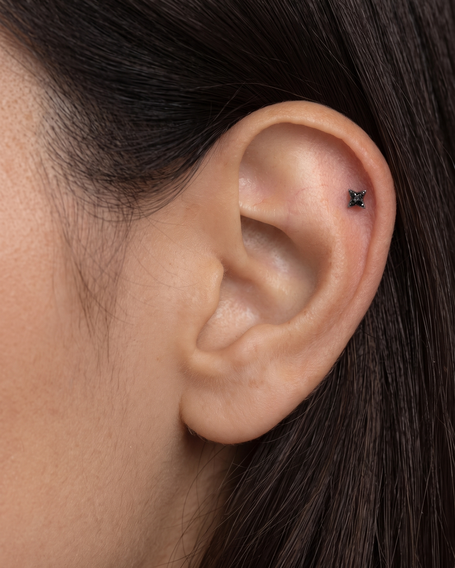 Mini Venus Piercing Gold Earring Black Diamonds blackening