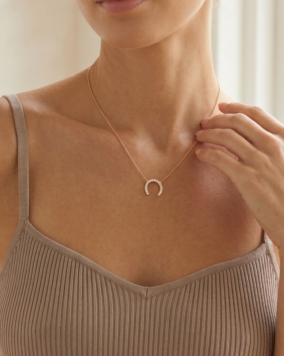 Large Horseshoe Gold Necklace White Diamond