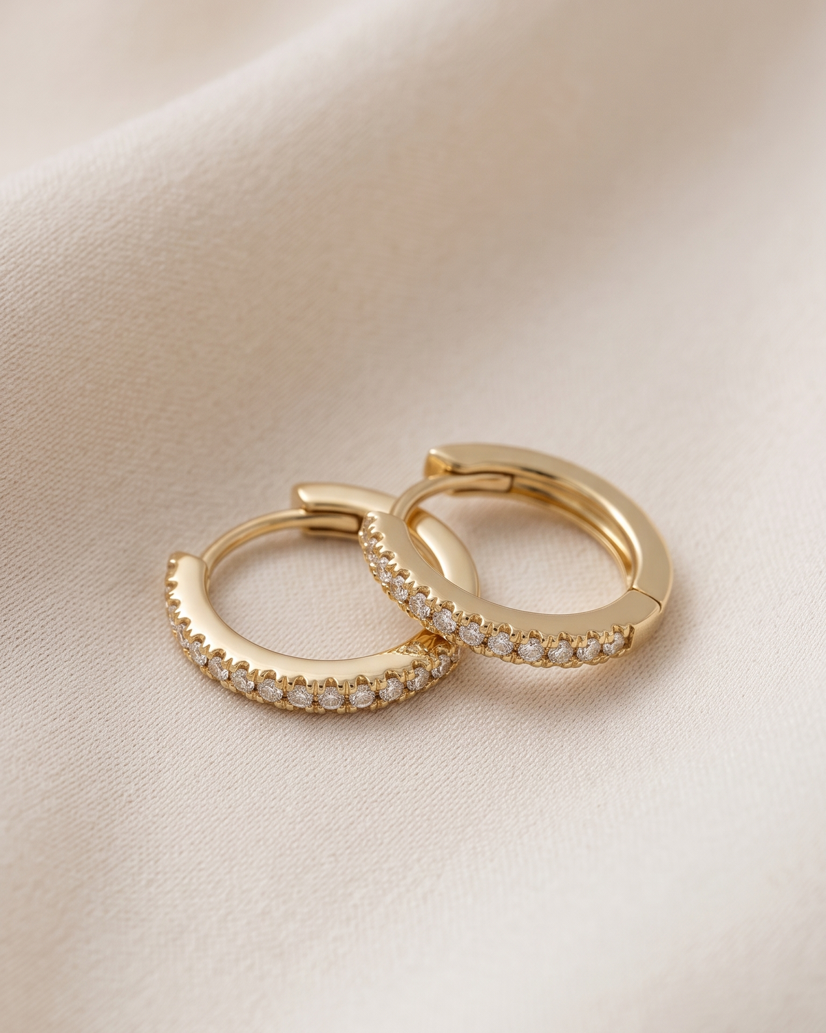 Khloé Large Hoop Gold Earring with White Diamonds