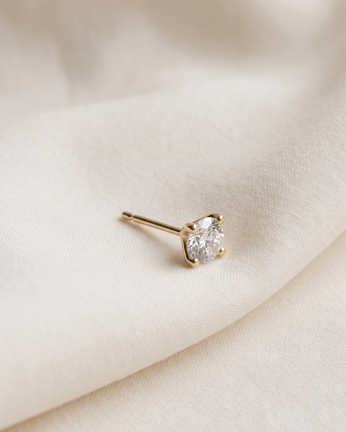 Martina Gold earring 4mm White Diamond