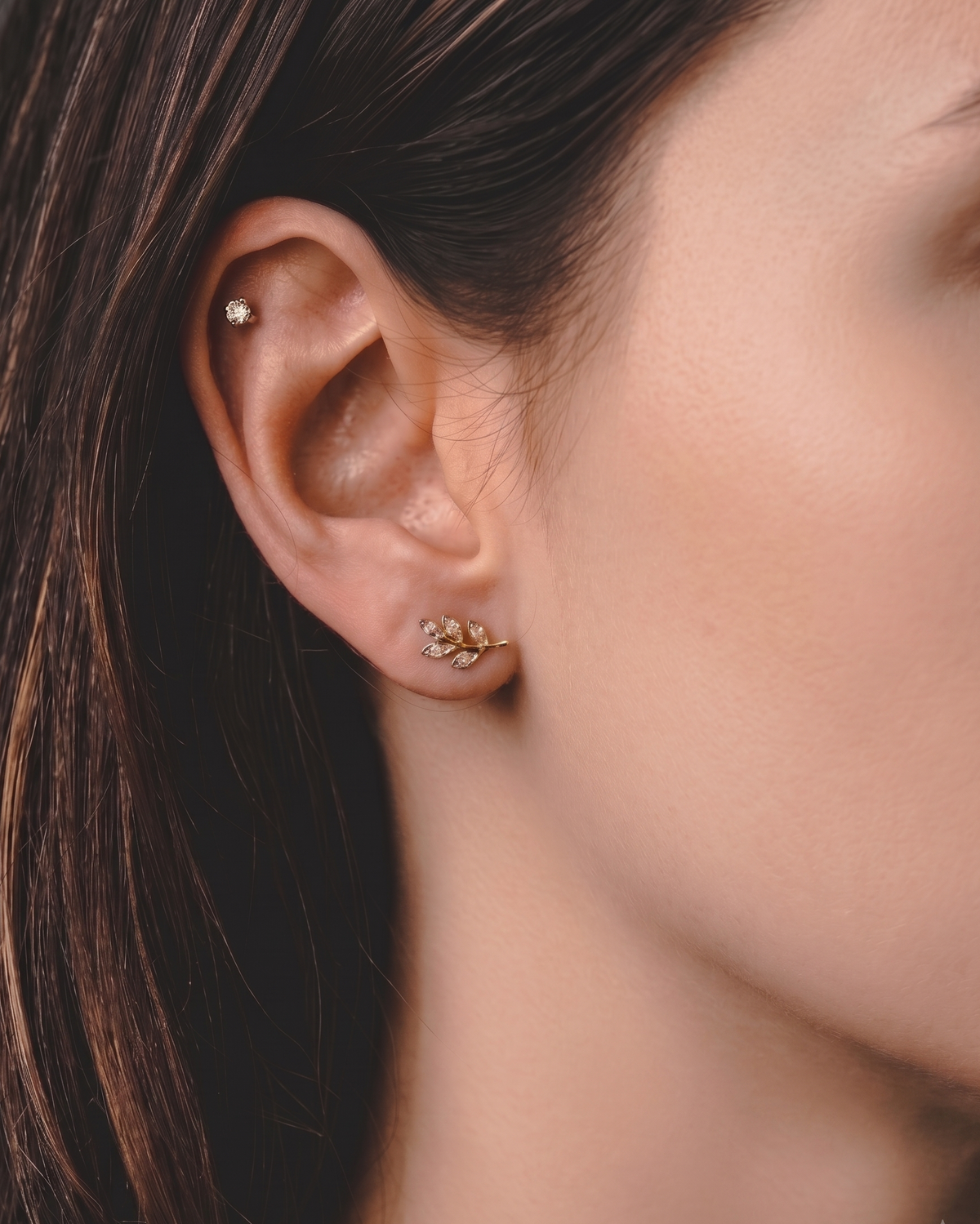 Leaf Gold Earring With White Diamonds