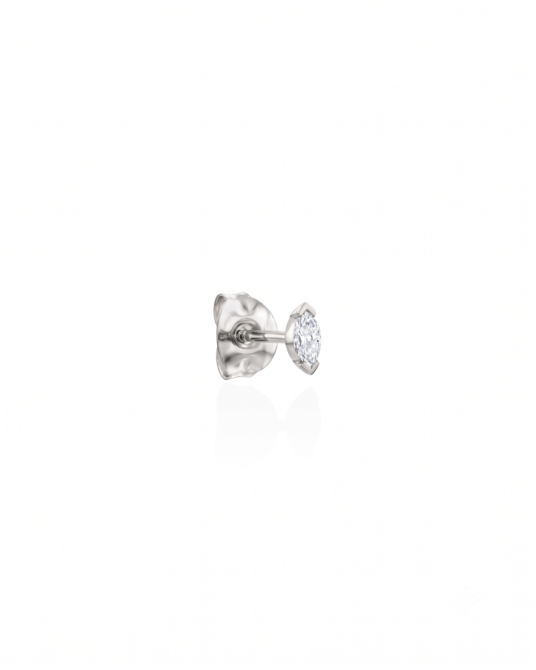 Amber earring with white diamond