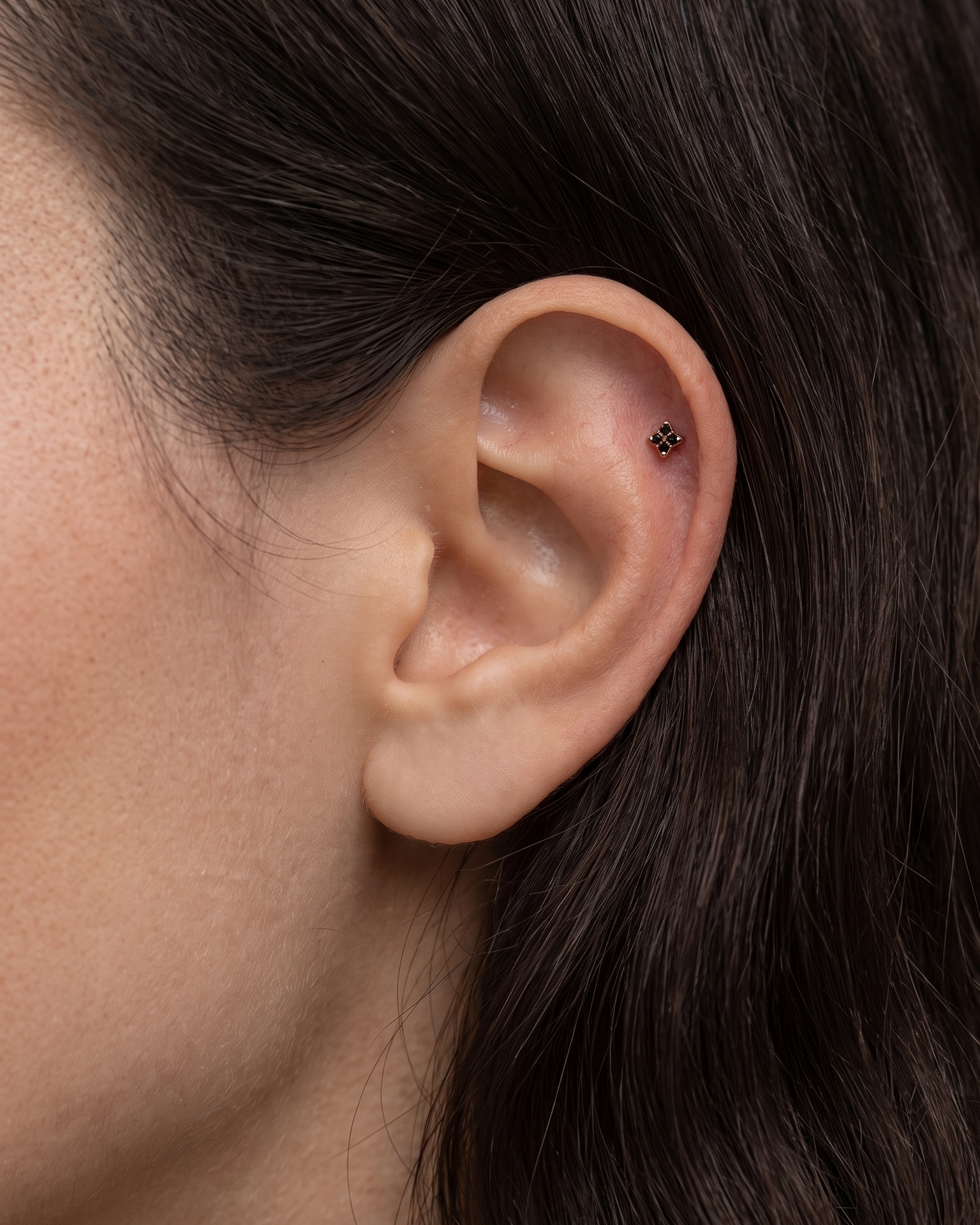 Mini Venus Piercing Gold Earring Black Diamonds