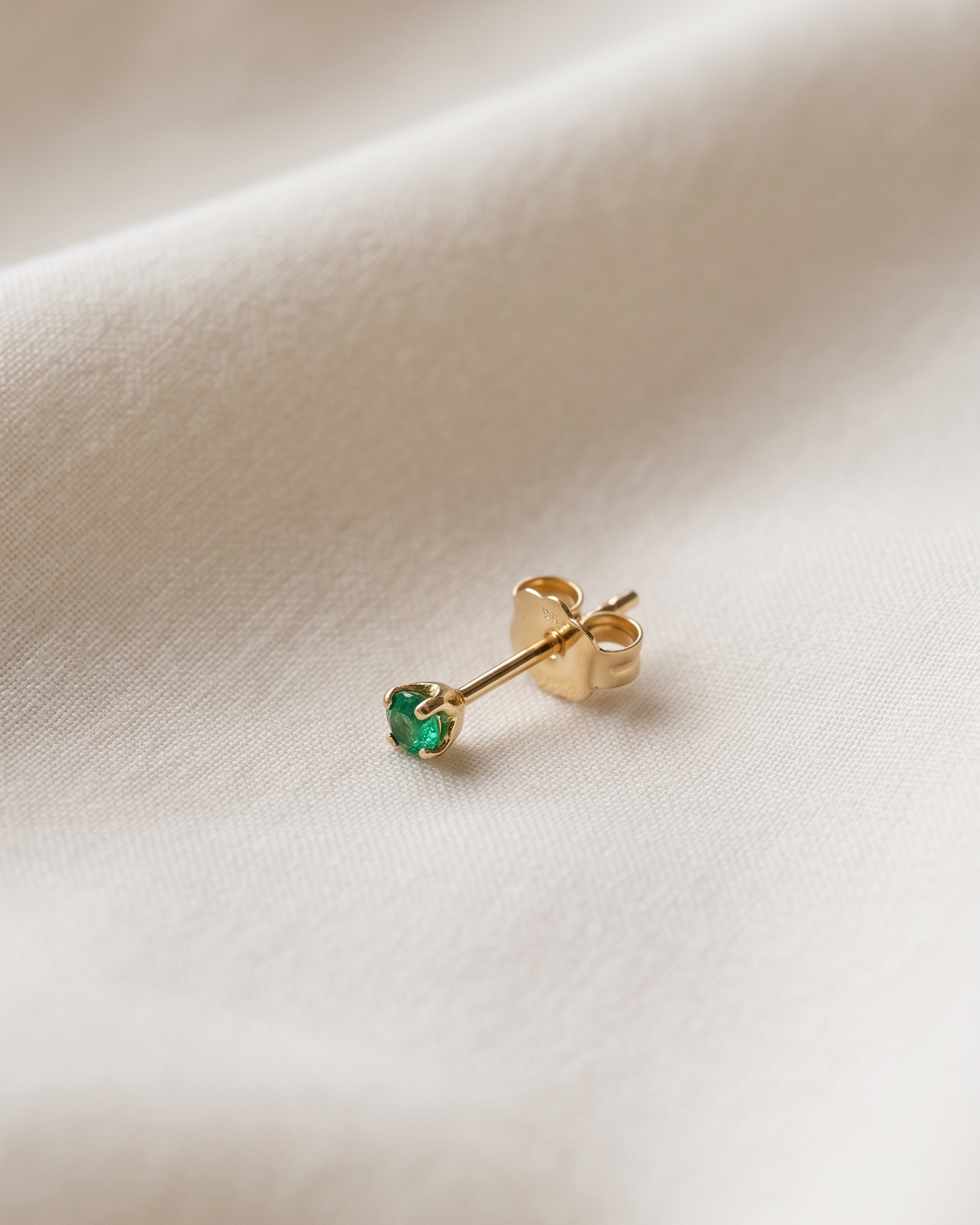 Martina Gold Earring 2mm Emerald