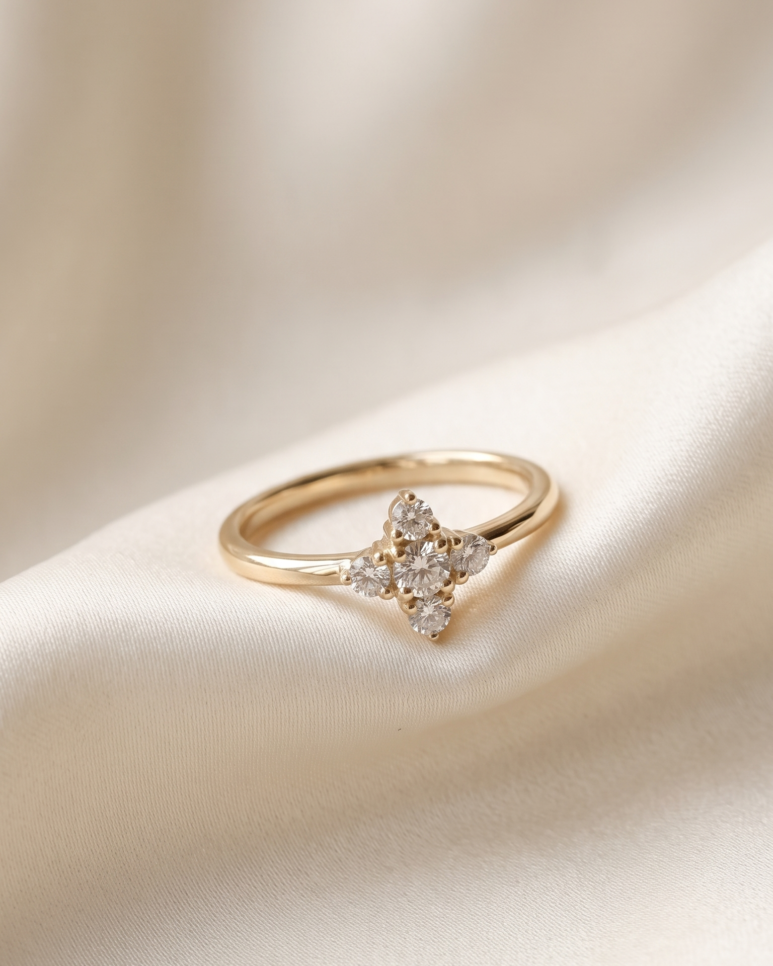 Eliana White Gold and Diamonds Ring