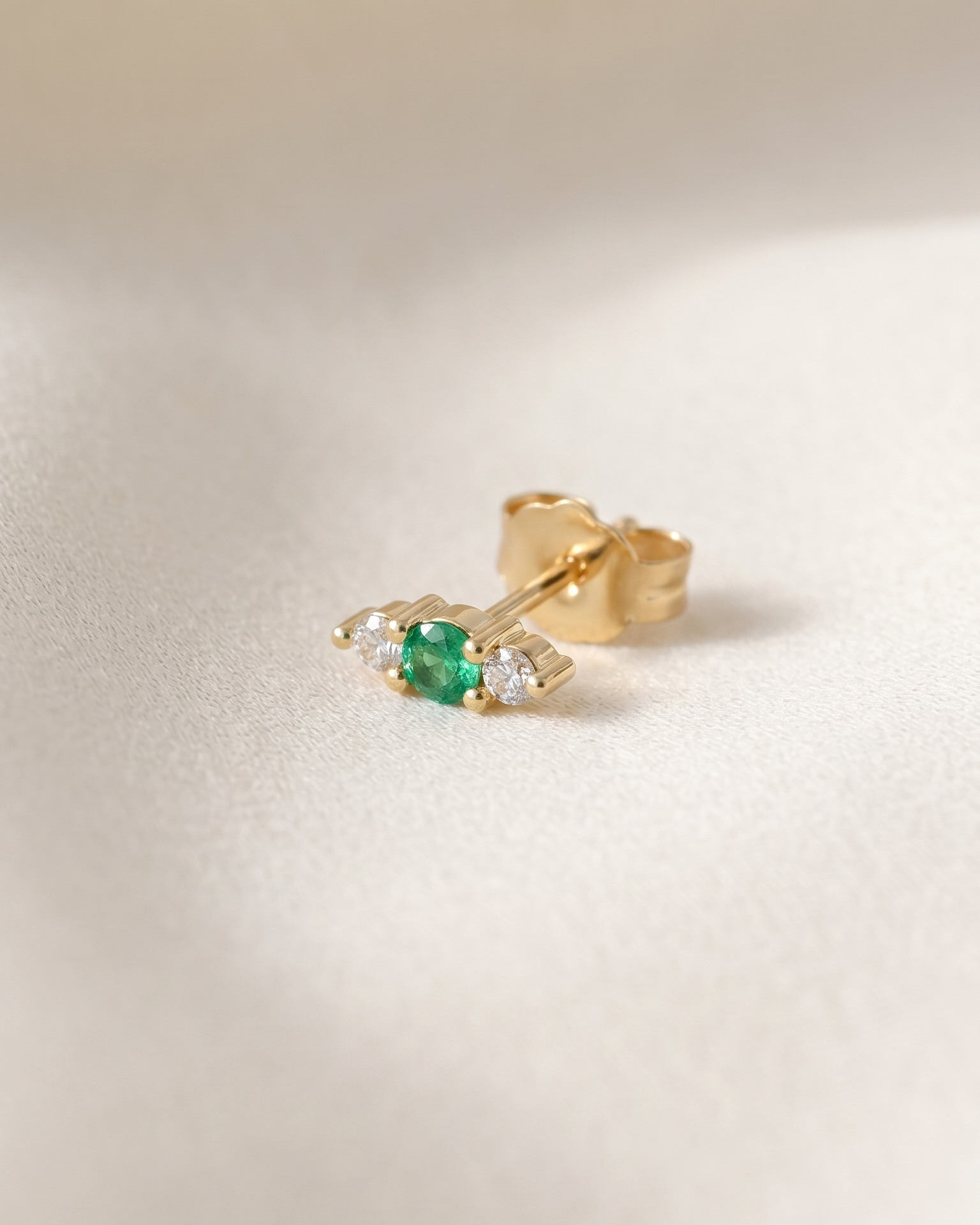 Audrey Earring Emerald and diamonds