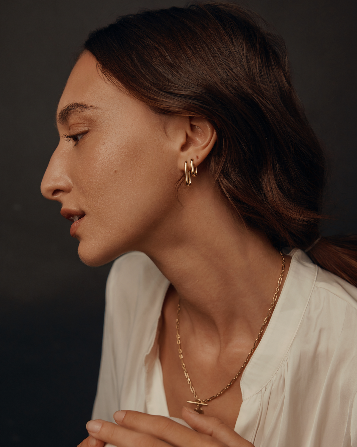 Mini Ava gold hoop earring
