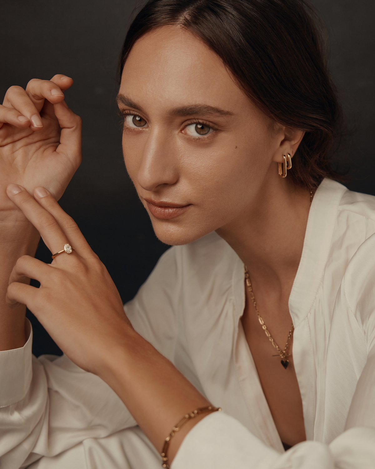 Mini Ava gold hoop earring