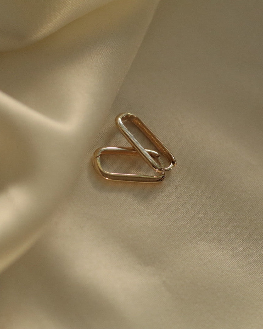 Ann gold hoop earring