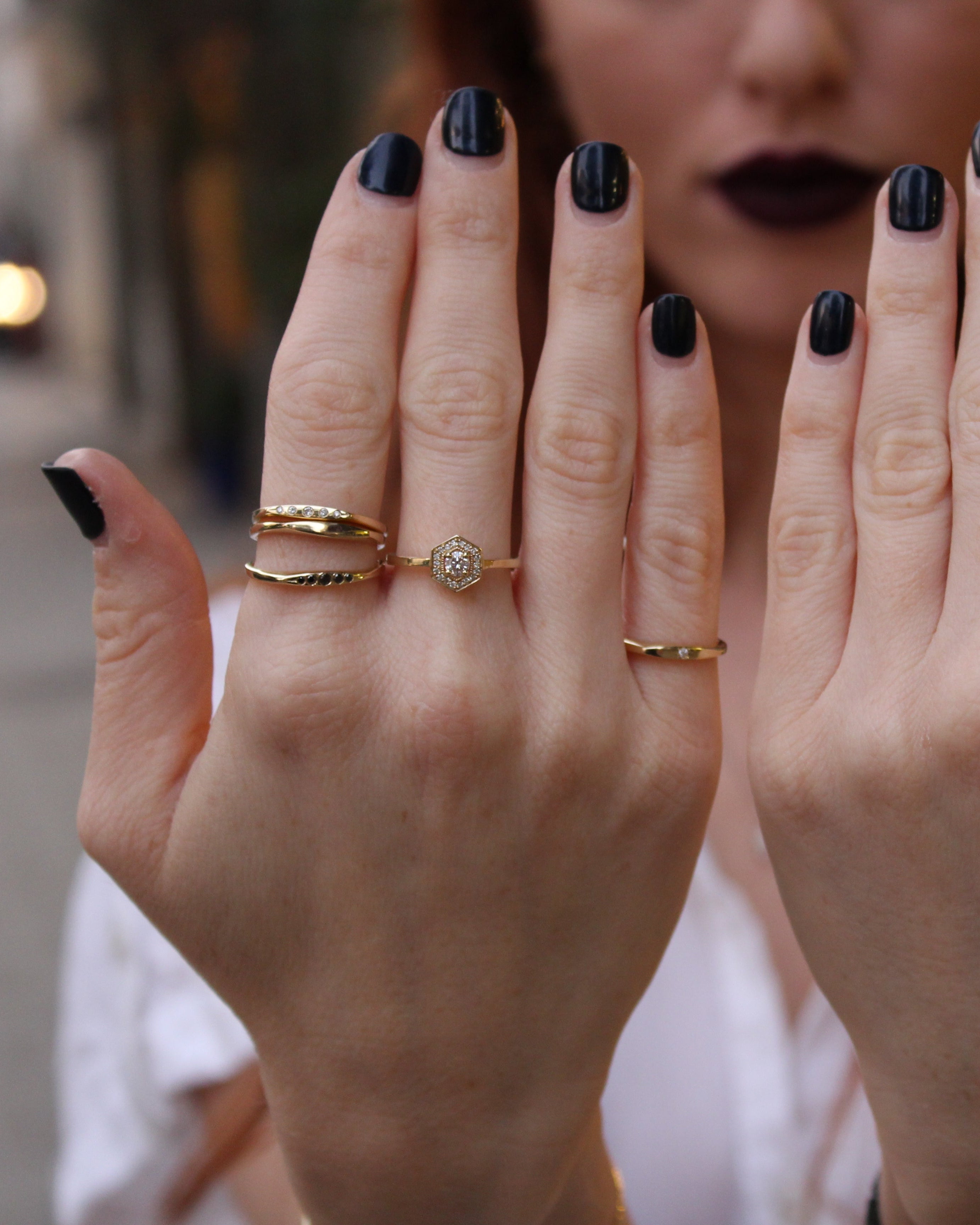 Jackie Gold Ring Five black Diamonds