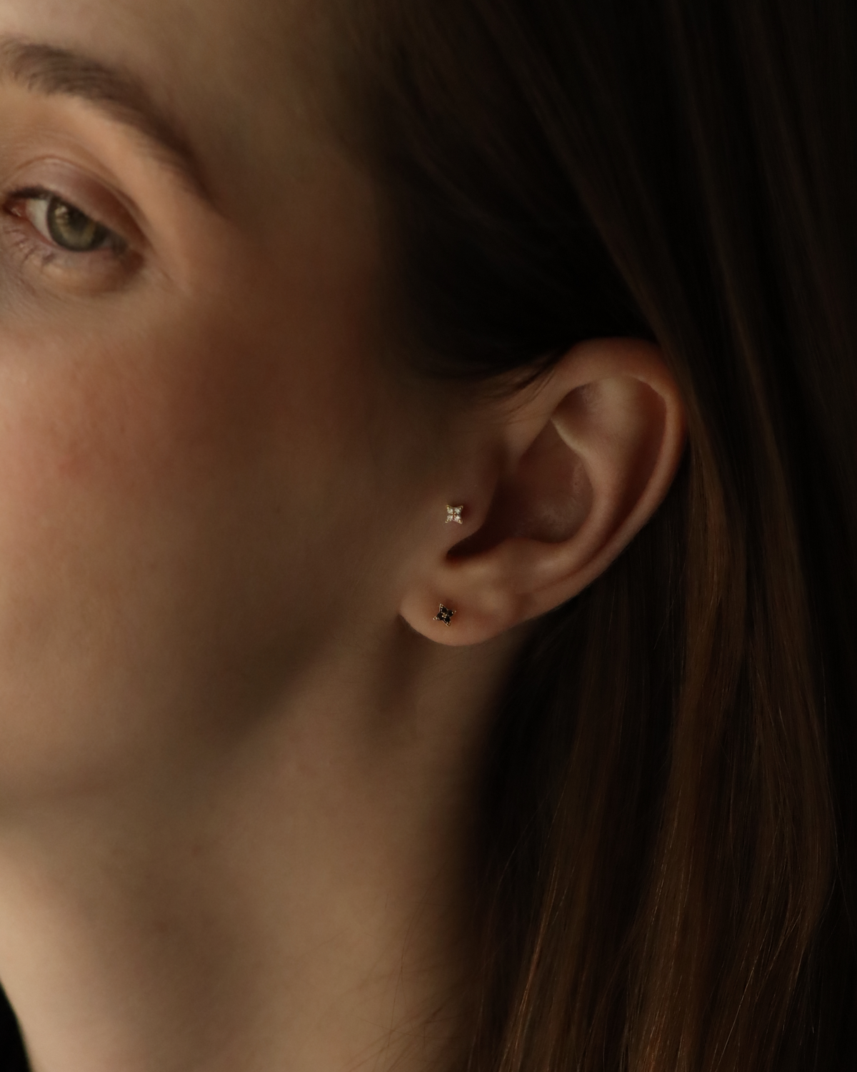 Mini Venus Gold Earring With Black Diamonds