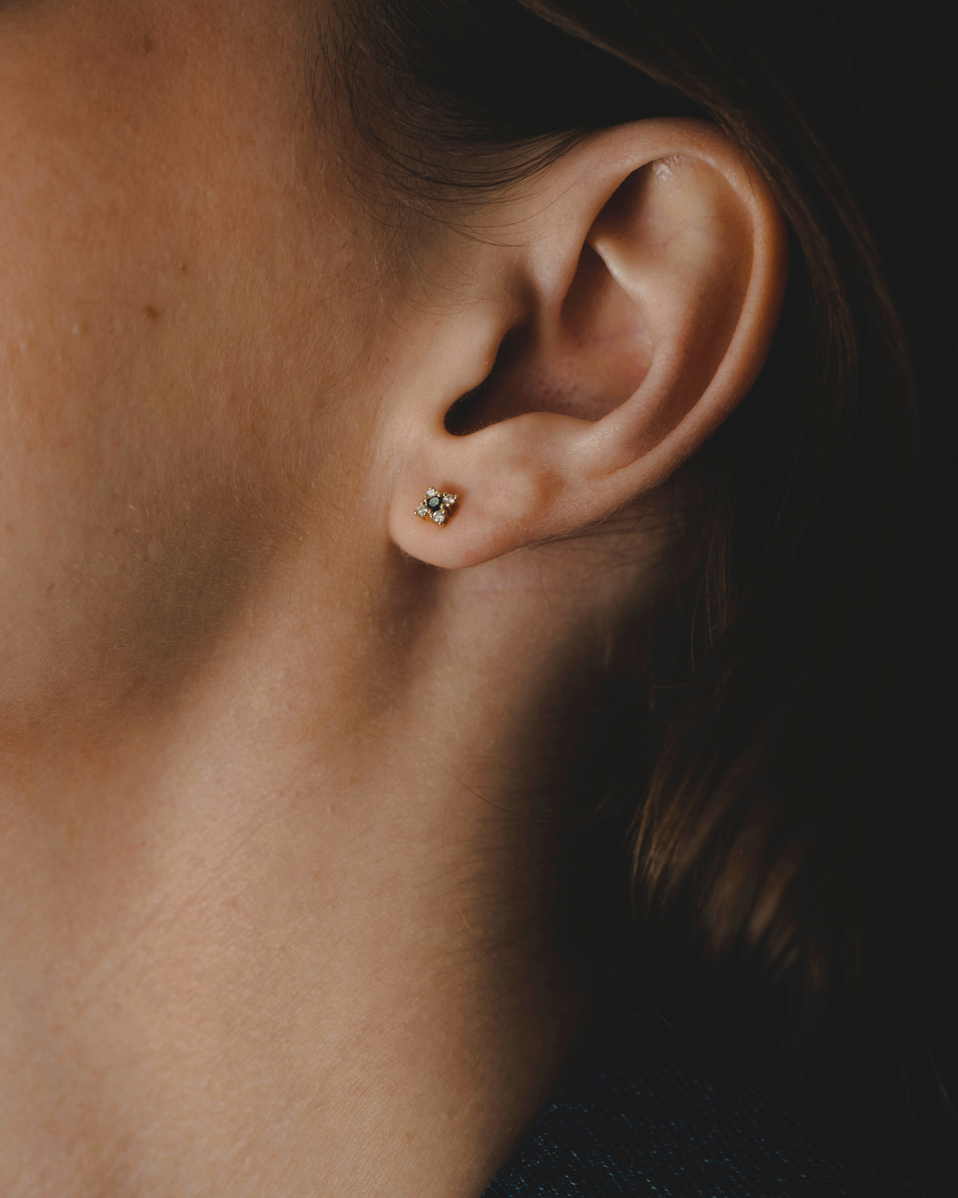 Mini Eliana Gold Earring Black and White