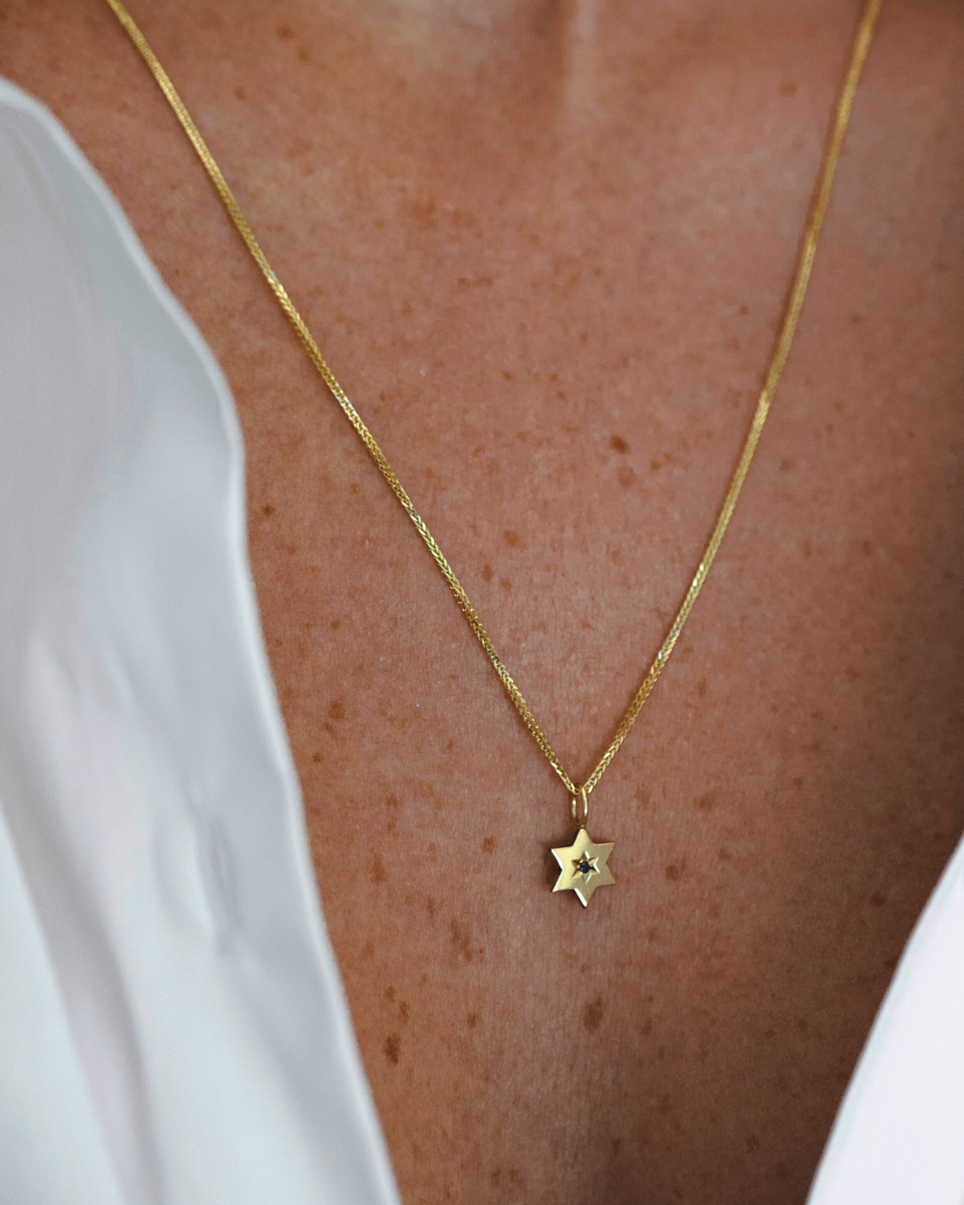 The Gaza envelope Shield Star Of David Gold pendant Sapphire