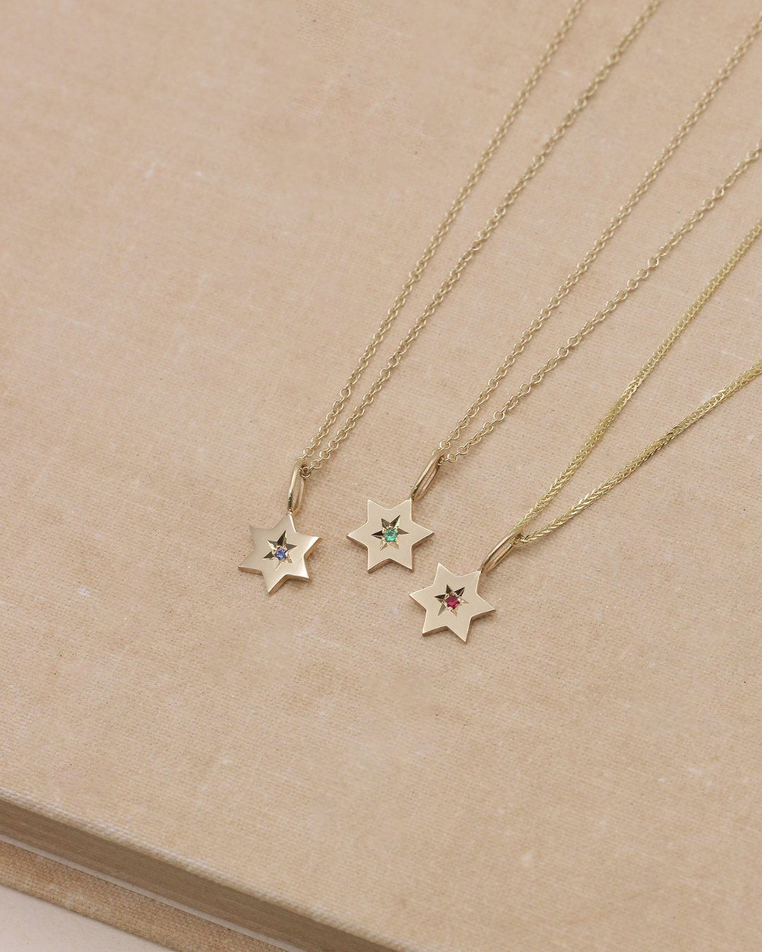 The Gaza envelope Shield Star Of David Gold pendant Emerald