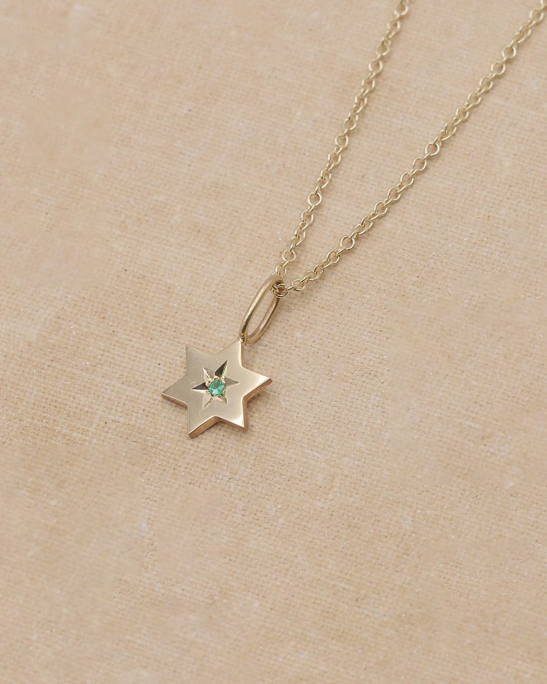 The Gaza envelope Shield Star Of David Gold pendant Emerald
